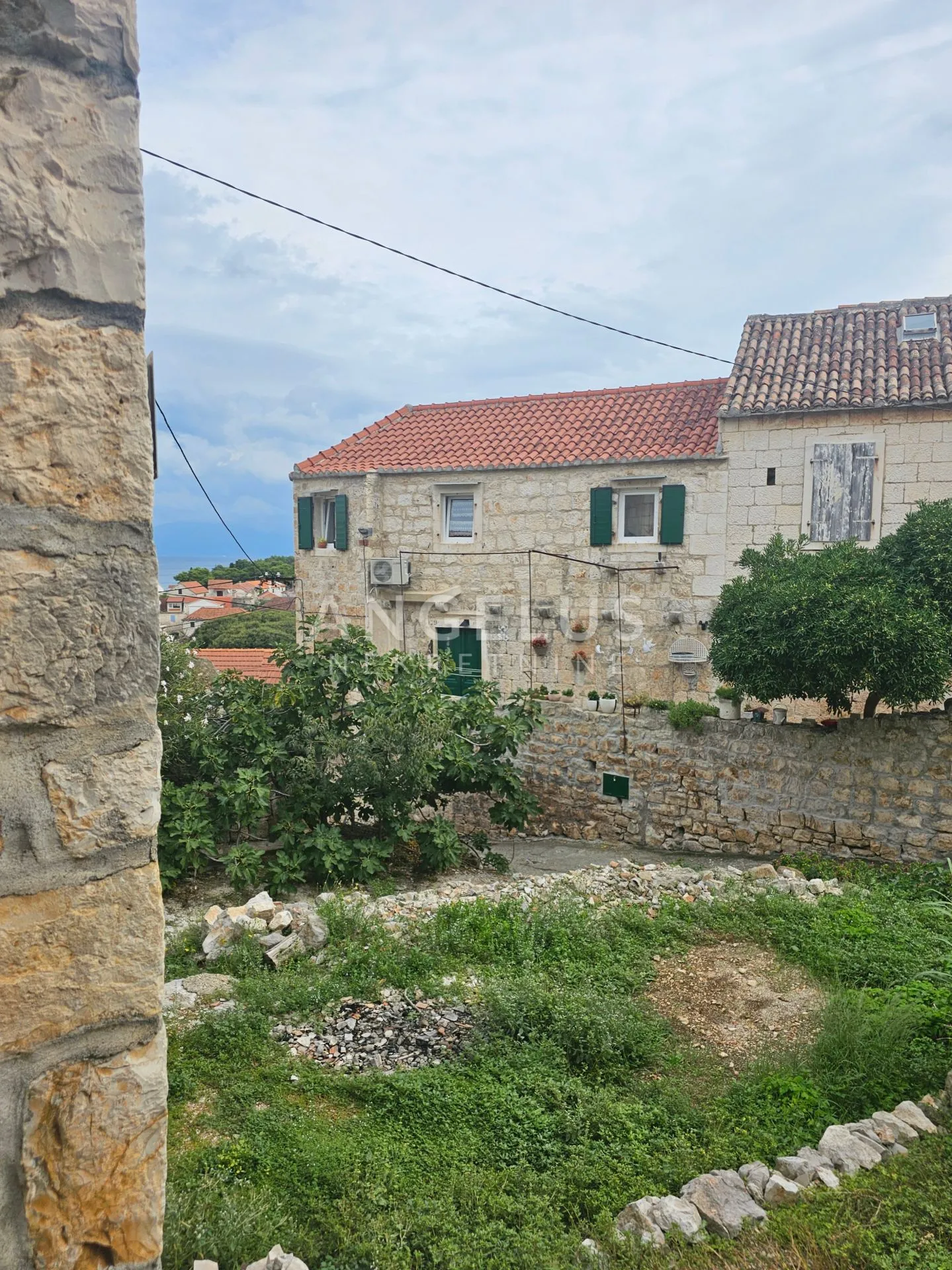 brač, sutivan - renovirana kamena kuća u centru mjesta, 90 m2 - slika 9