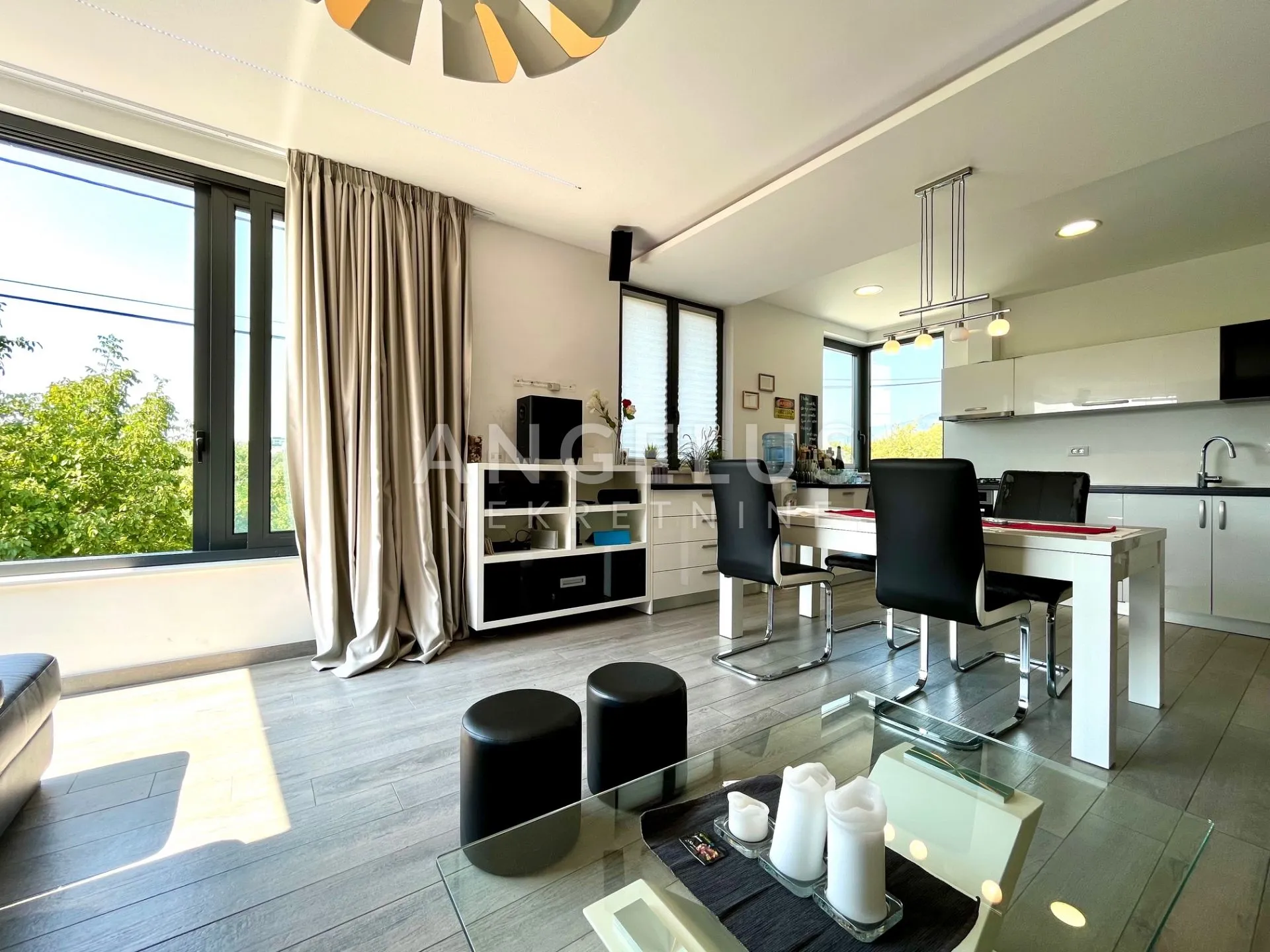 Zagreb, Vrhovec - moderan stan 83m2 s GPM i garsonjerom 40m2