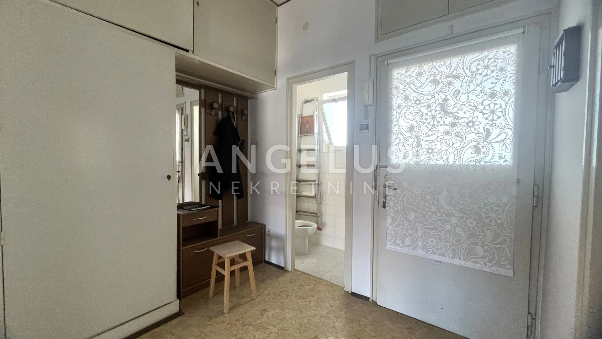 istra, pula - stan s pogledom na amfiteatar i more - slika 9
