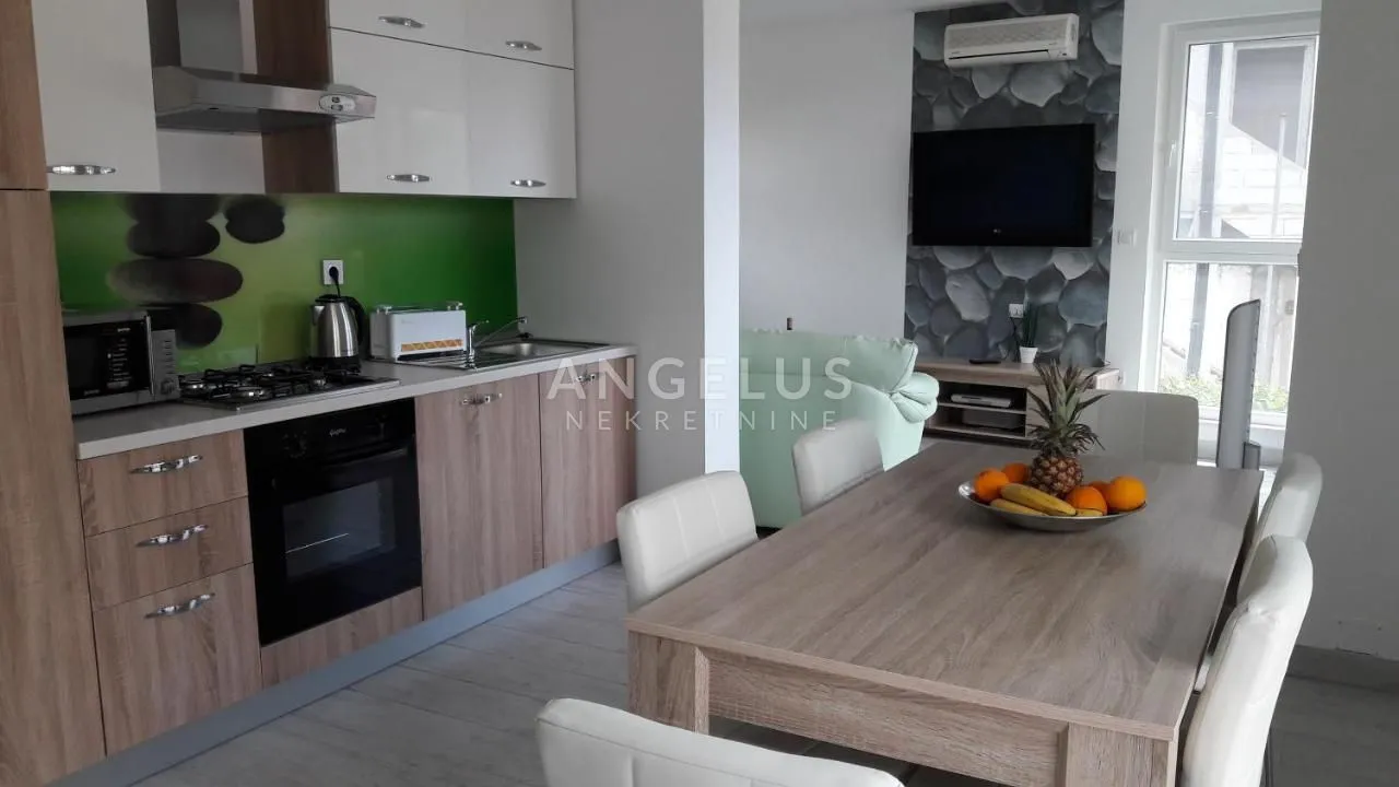trogir - uređena apartmanska kuća sa bazenom i teretanom, 350 m2 - slika 9