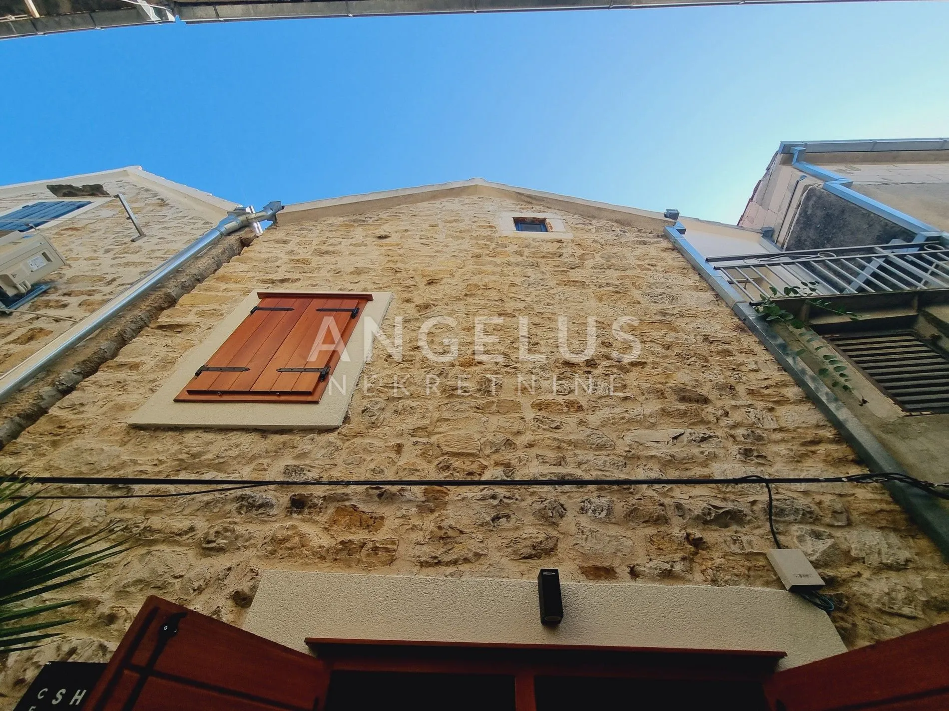 kaštela - renovirana kamena kuća u centru mjesta, 90 m2 - slika 23