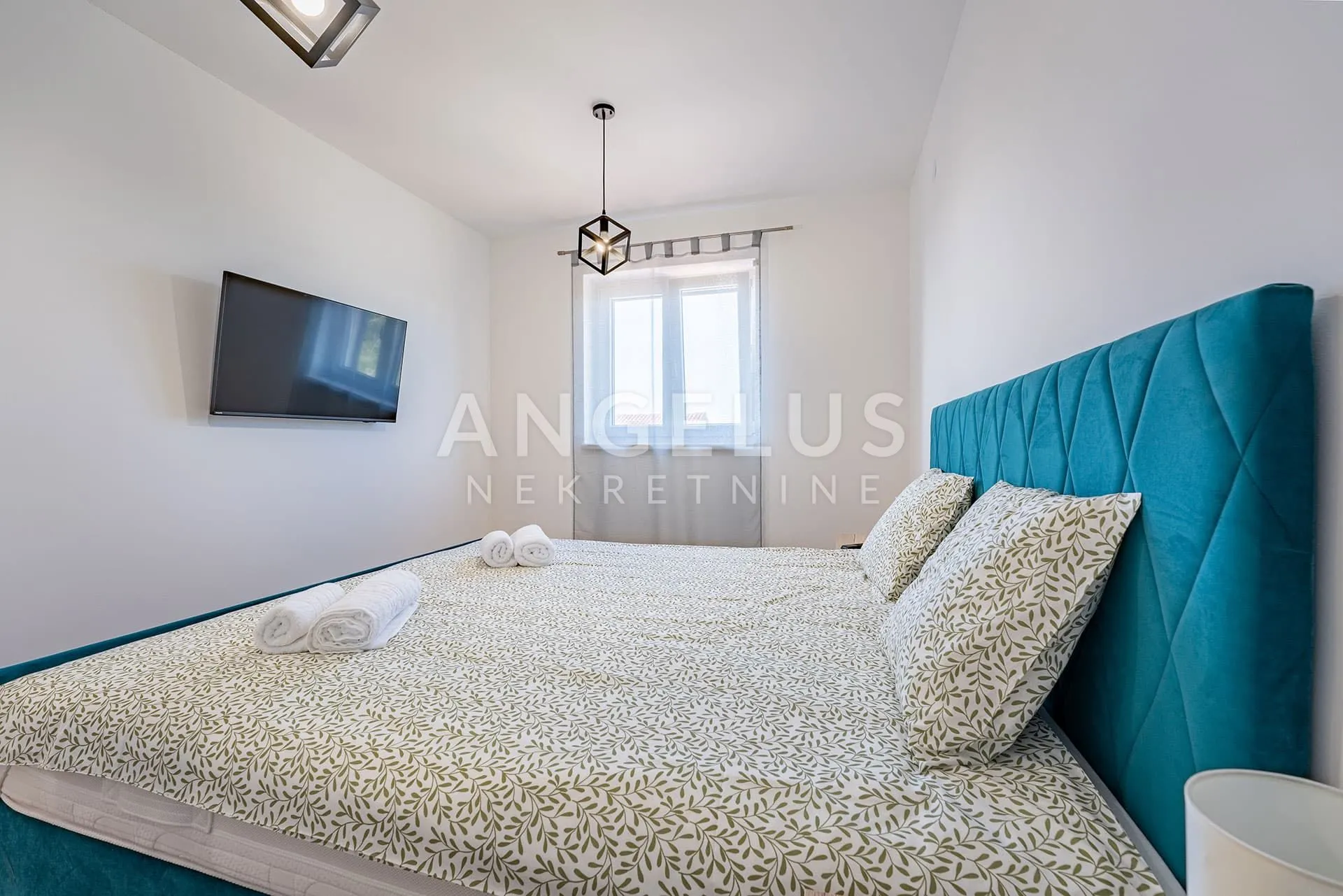krk, dobrinj - luksuzna vila s bazenom 300m2 - slika 35