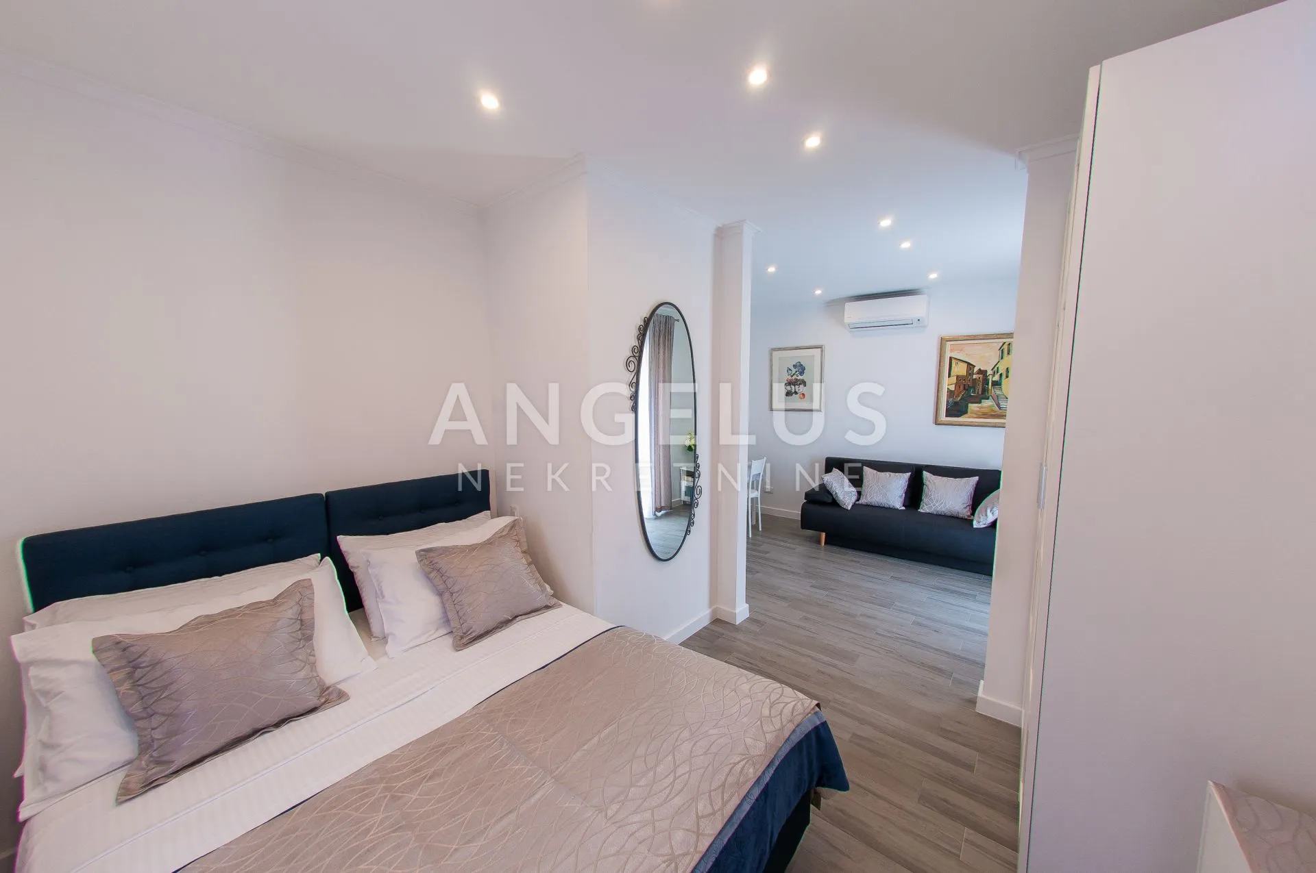 split, centar - uređeni apartmani u dioklecijanovoj palači - slika 3