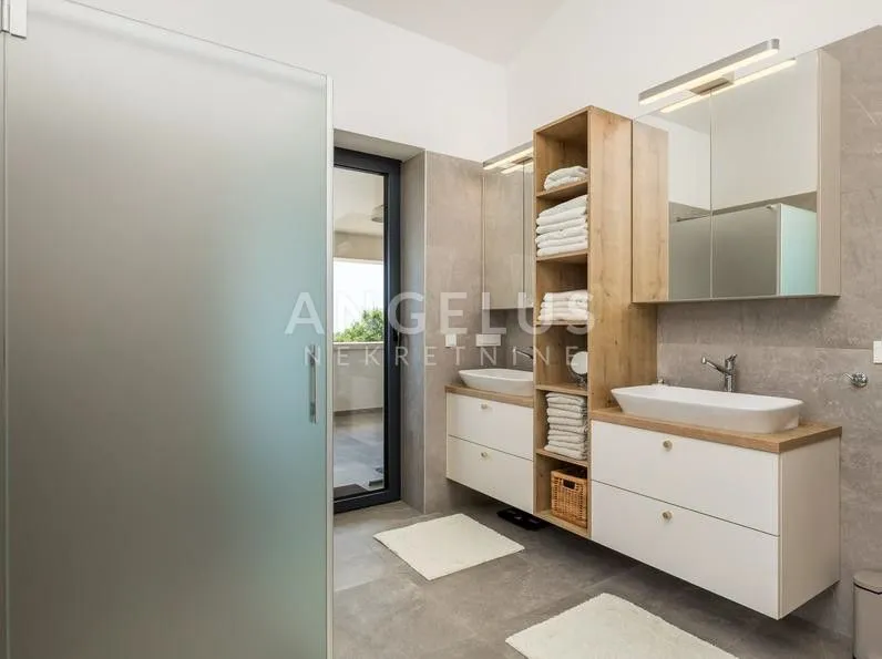 istra, višnjan - vila 402m2 s pogledom na more - slika 19