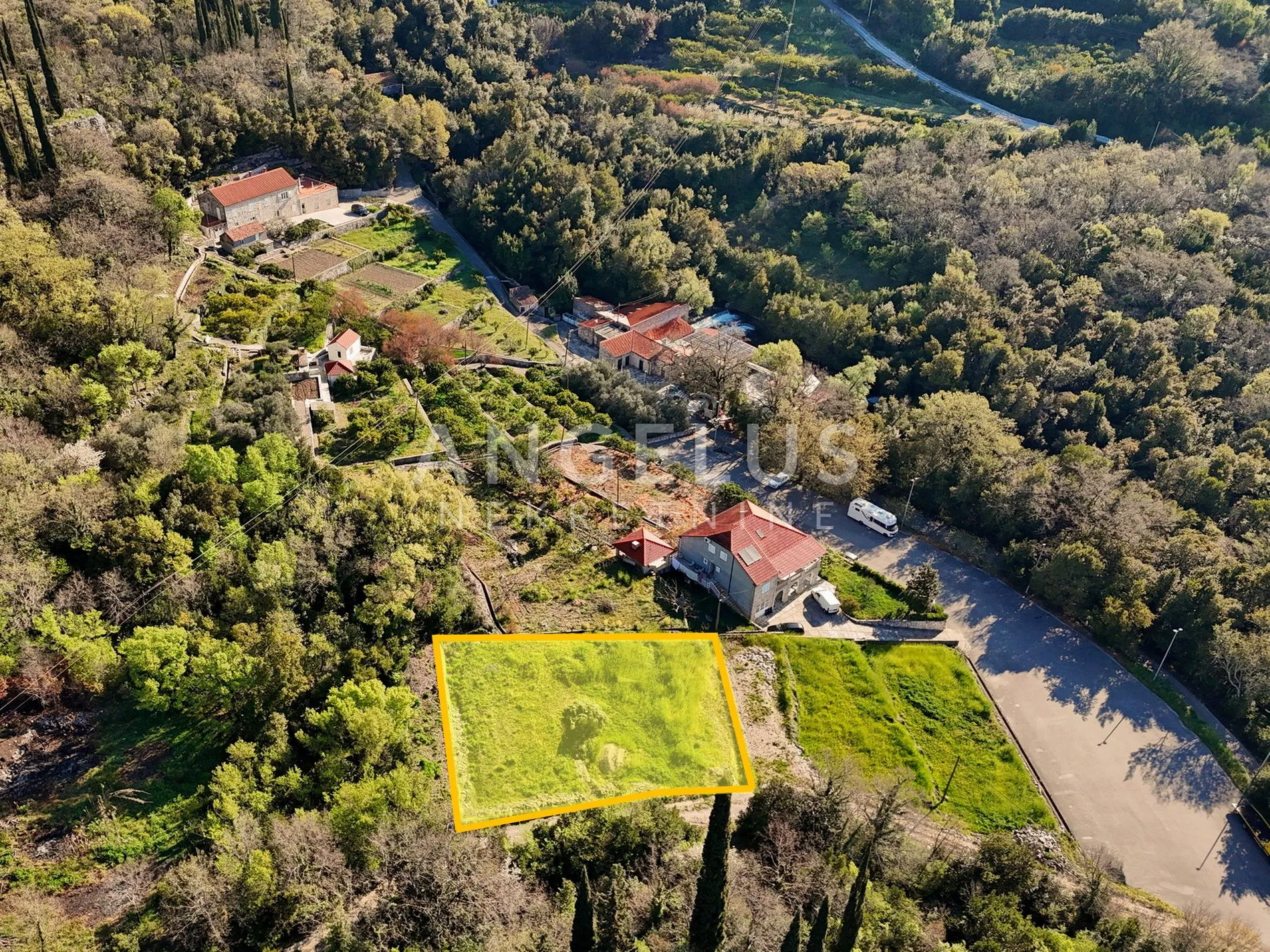 Konavle, Ljuta – građevinsko zemljište s projektom i građevinskom dozvolom za kamenu vilu – PRODAJA - Ljuta, Konavle