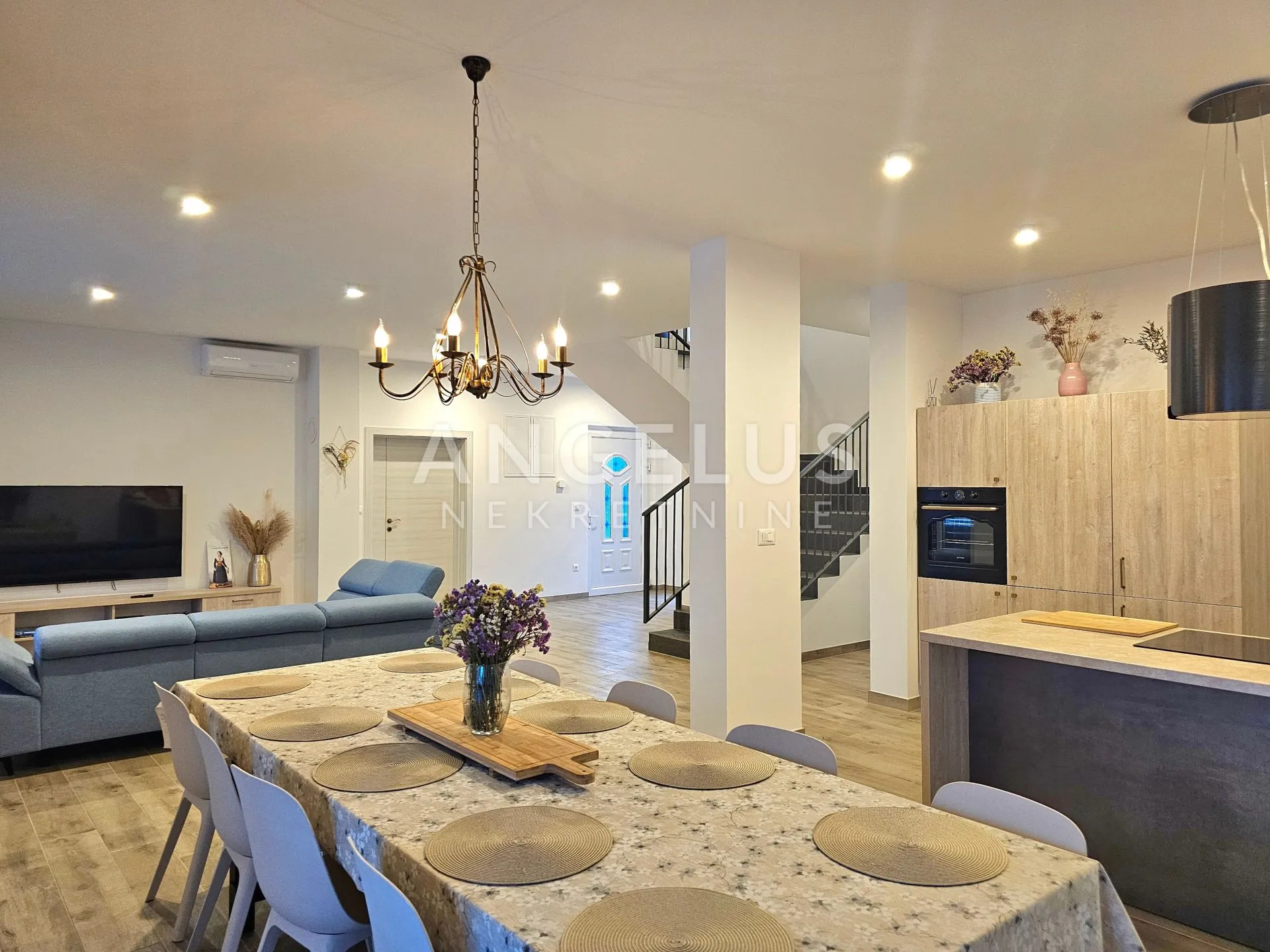 kaštel novi - novoizgrađena mediteranska kuća sa bazenom prodaja - slika 7
