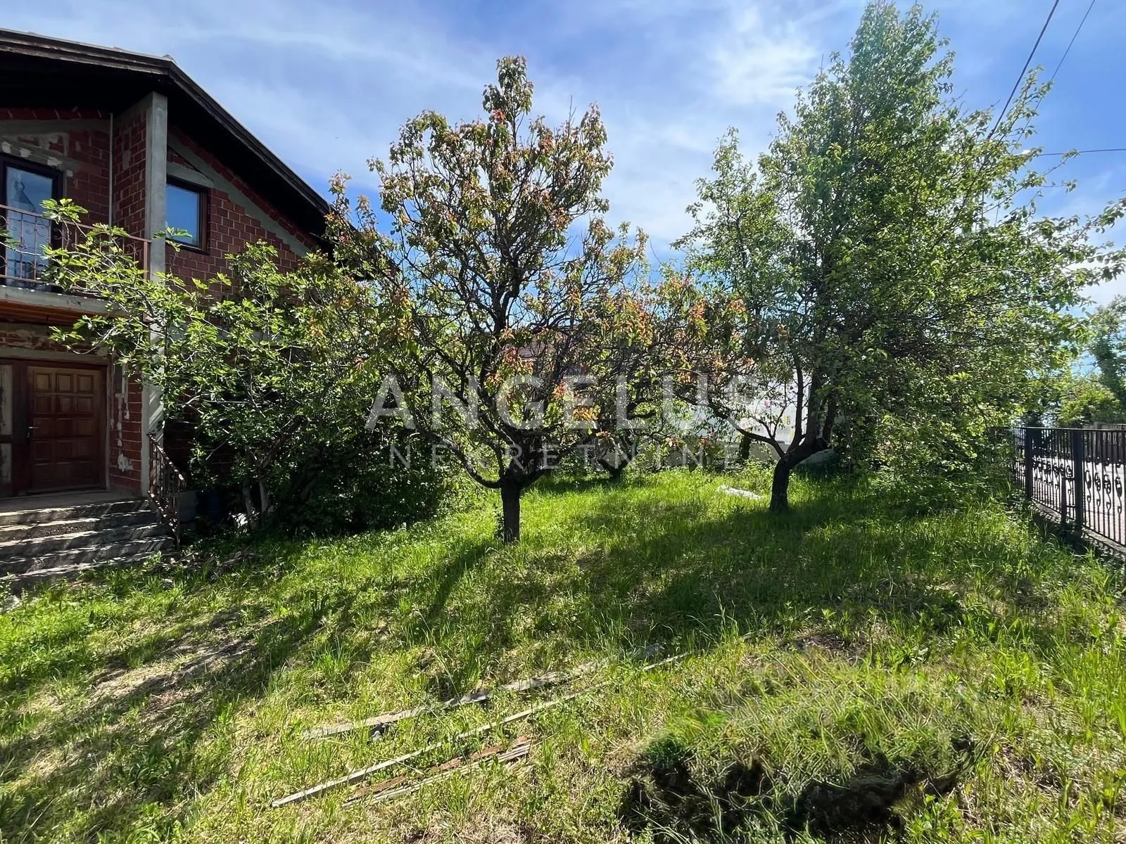 zagreb, kustošija - kuća / građ. zemljište 1400m2 - slika 2