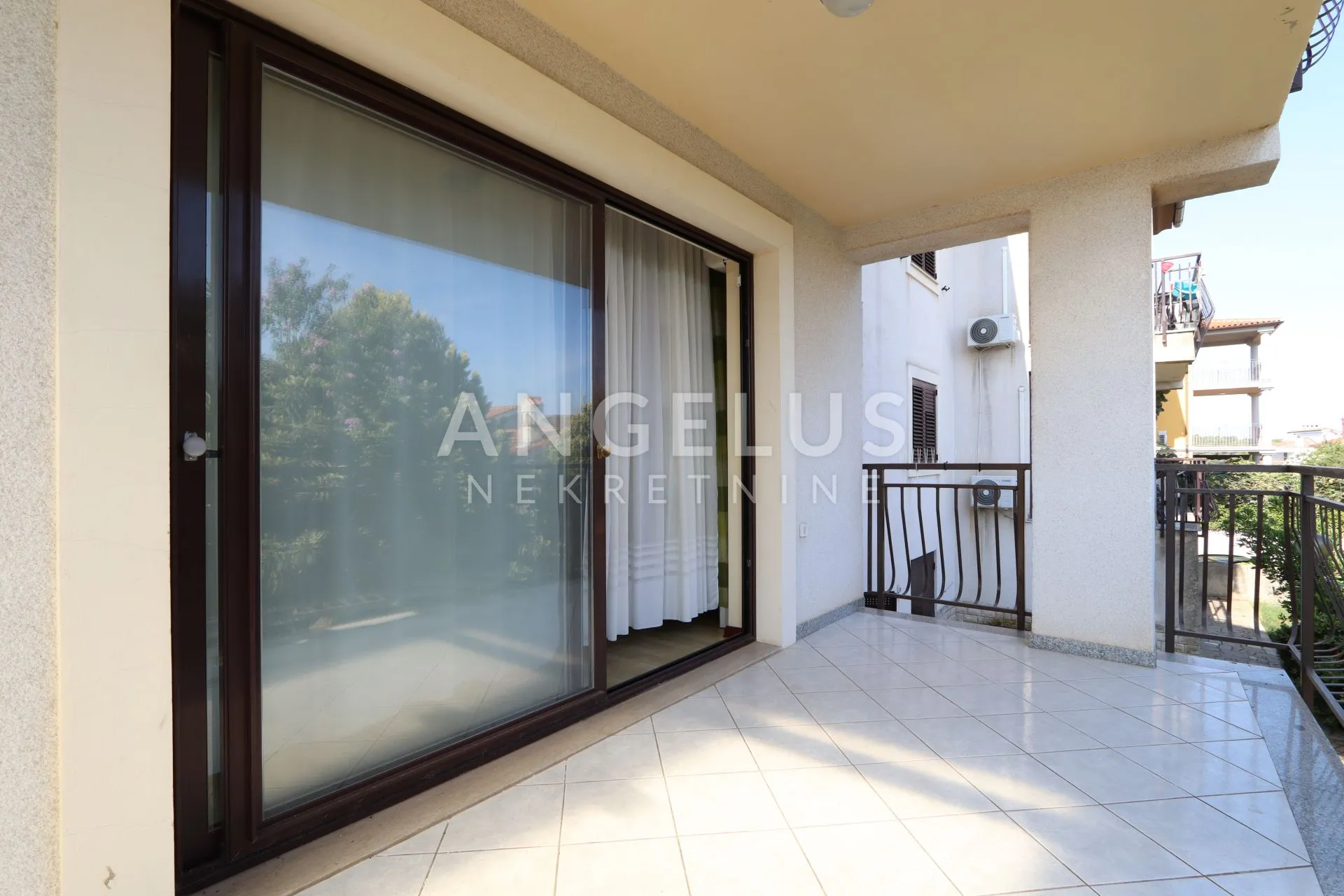 istra, pula - apartmanska kuća 629 m2 s bazenom - slika 8