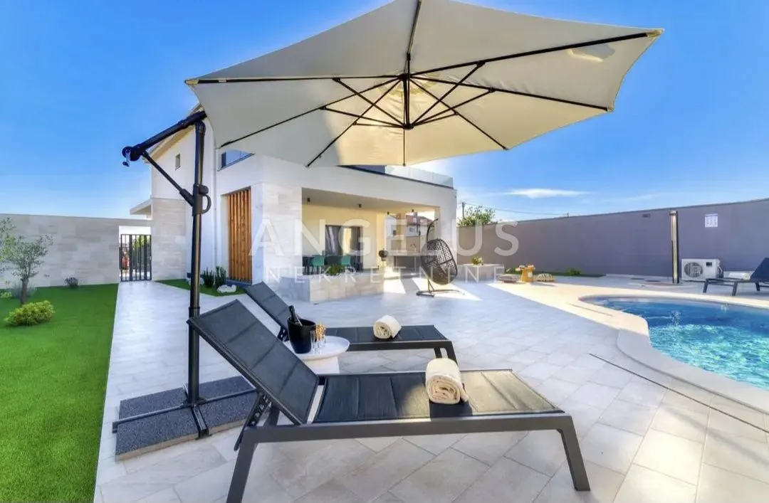 novi vinodolski - luksuzna kuća s bazenom 302m2 - slika 30