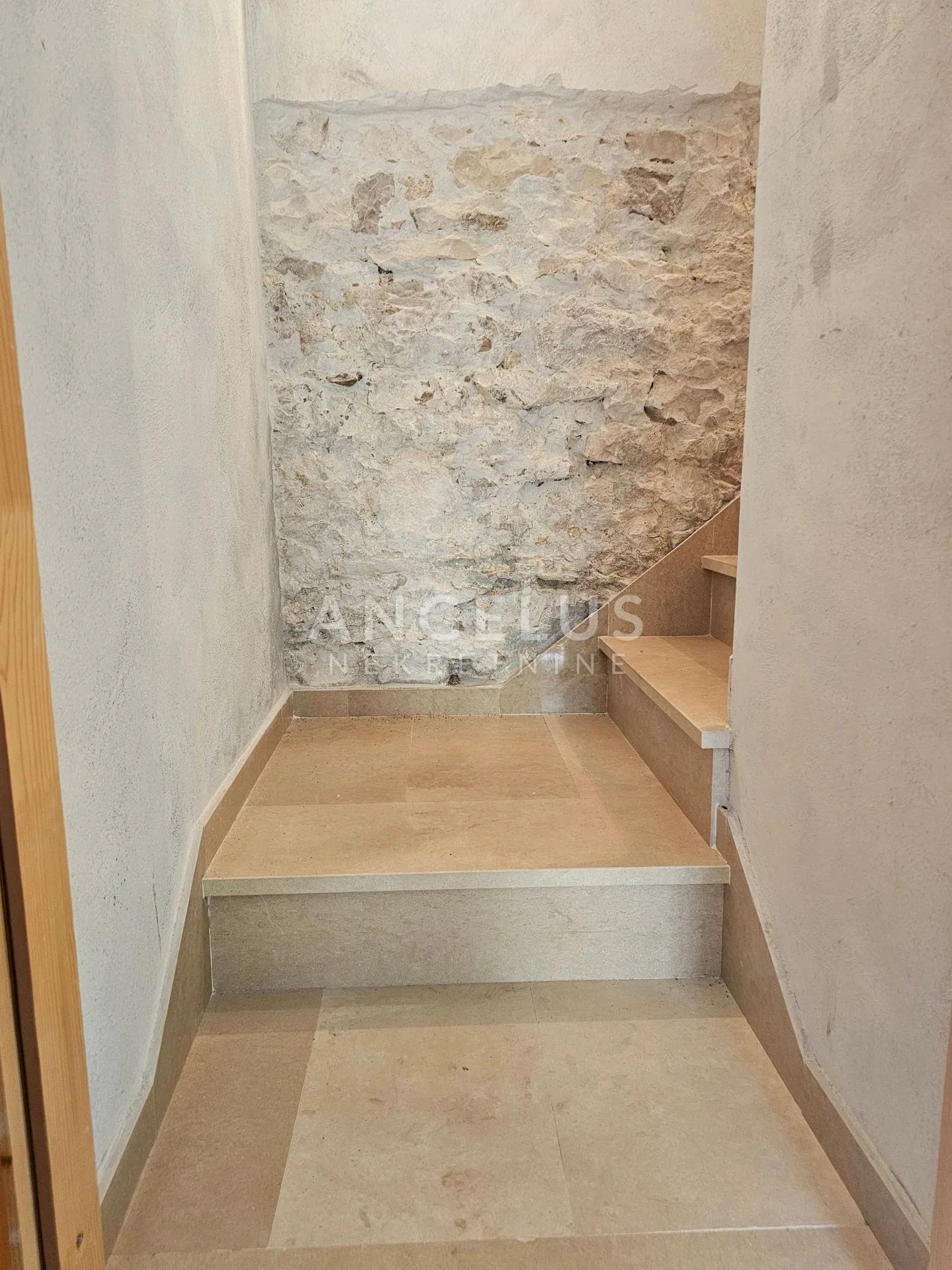 brač, sutivan - renovirana kamena kuća u centru mjesta, 90 m2 - slika 29