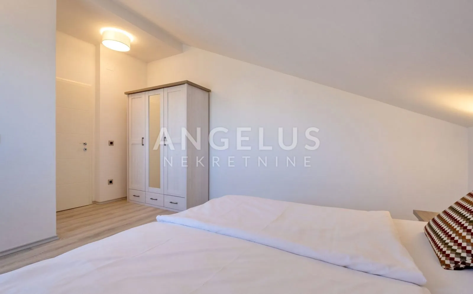 pelješac, lovište – prostrani stan prvi red do mora, 143 m² s parkingom – prodaja - slika 10