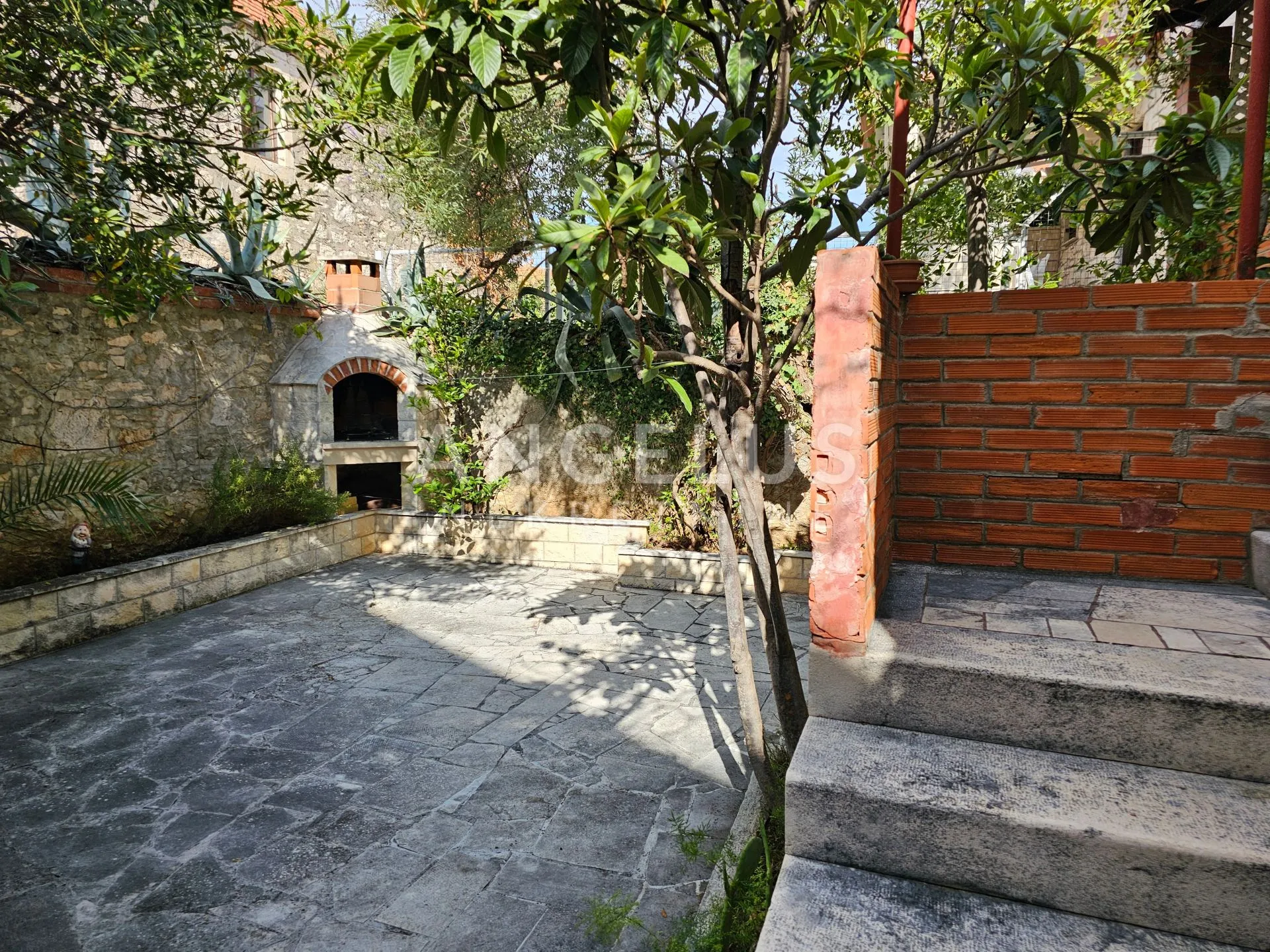 brač, sutivan - kamena kuća, 1.red uz more - slika 26