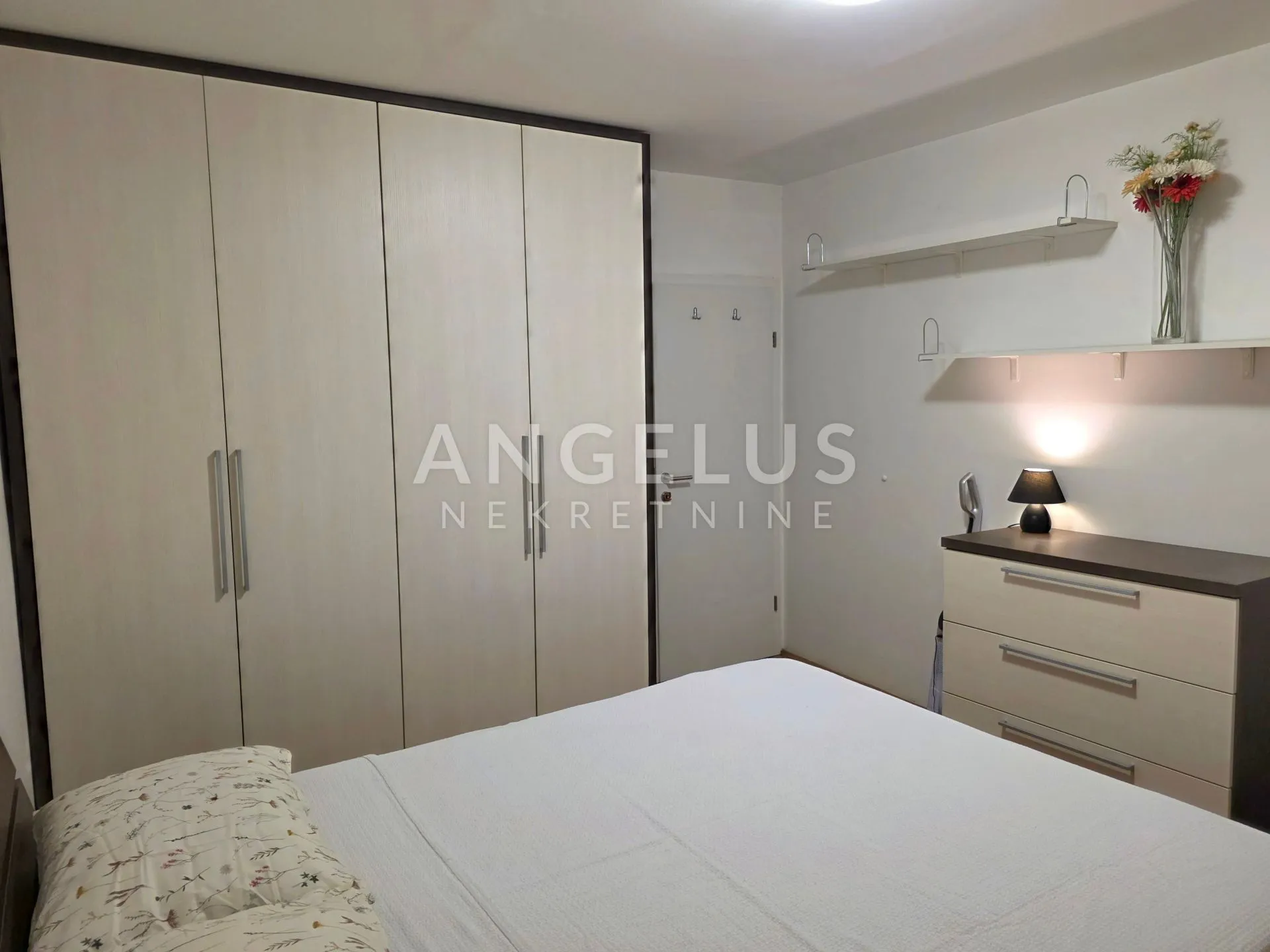 split 3 - dvosoban stan 60m2 sa velikom terasom 140m2 prodaja - slika 18