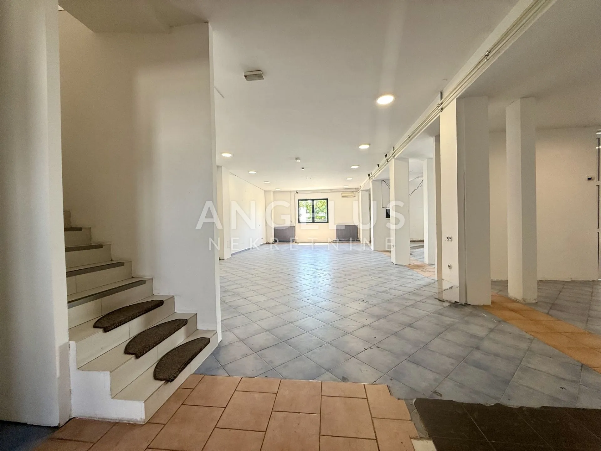 zagreb, buzin - uredsko, prodajno - skladišni prostor 650m2 s parkingom - slika 9