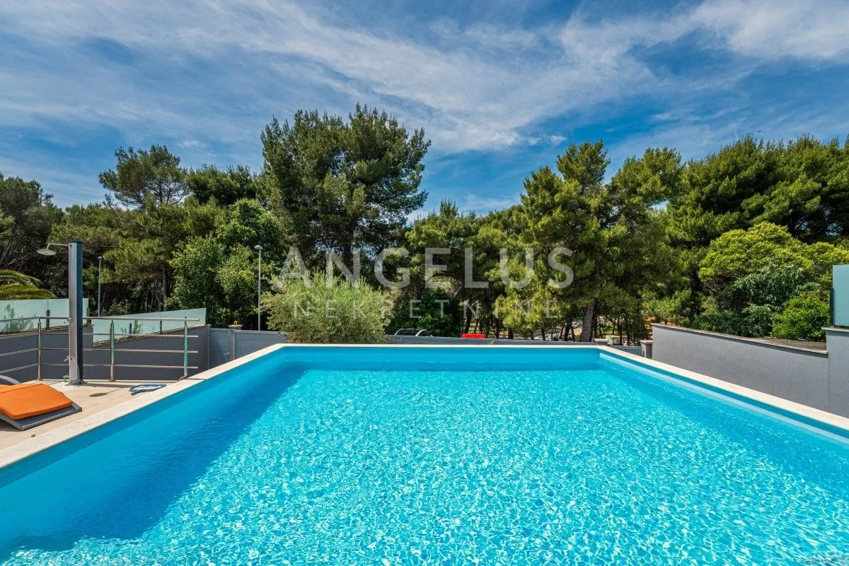 istra, pula - vila s bazenom za dugoročni najam, 285m2 - slika 3