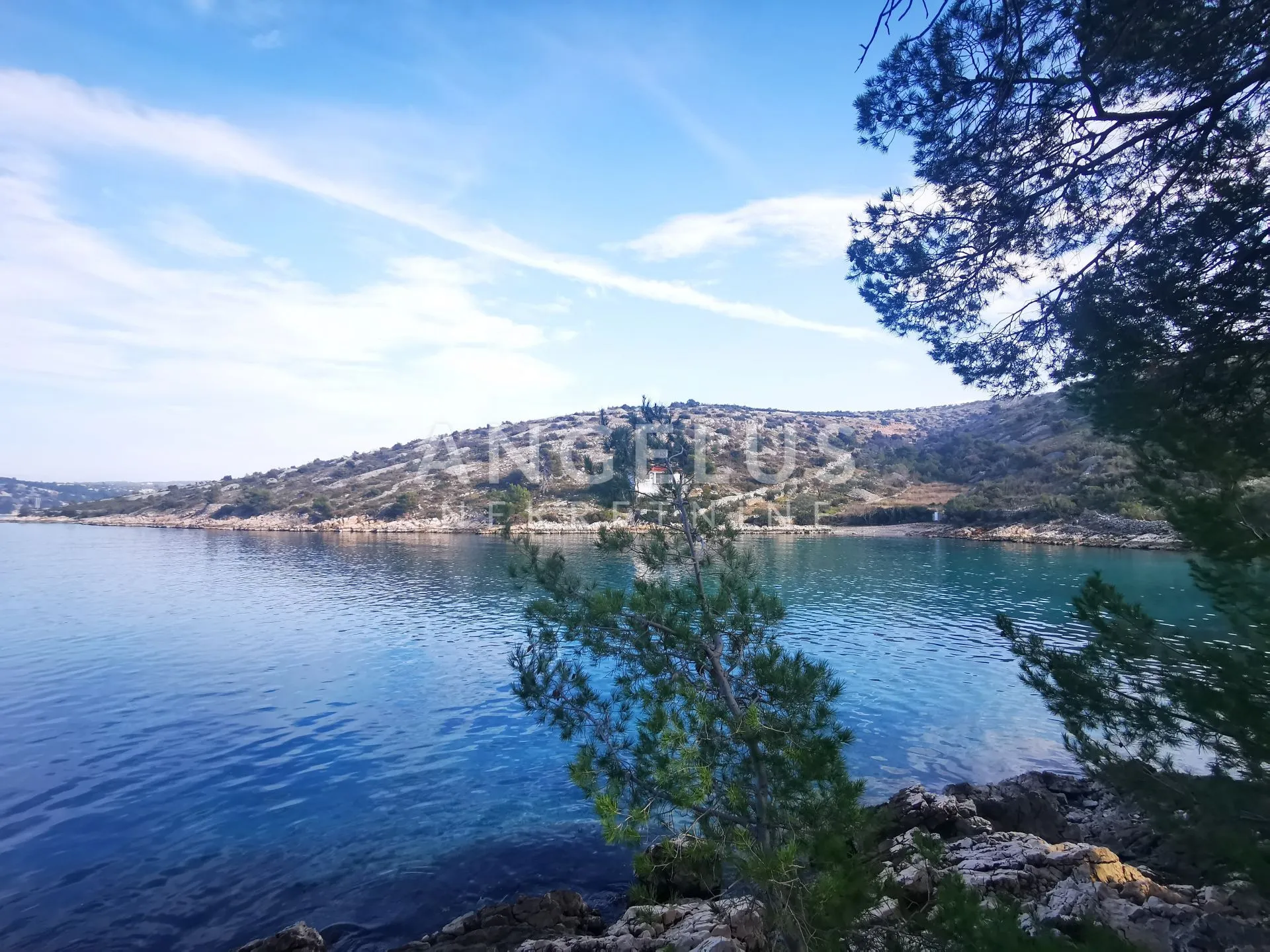brač - polj.zem. sa objektom prvi red uz more, 2040 m2, prodaja - slika 9