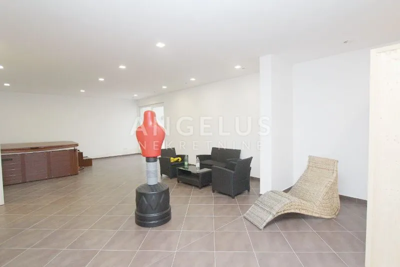 zagreb (prekrižje) stan za najam, 200m2 - slika 32