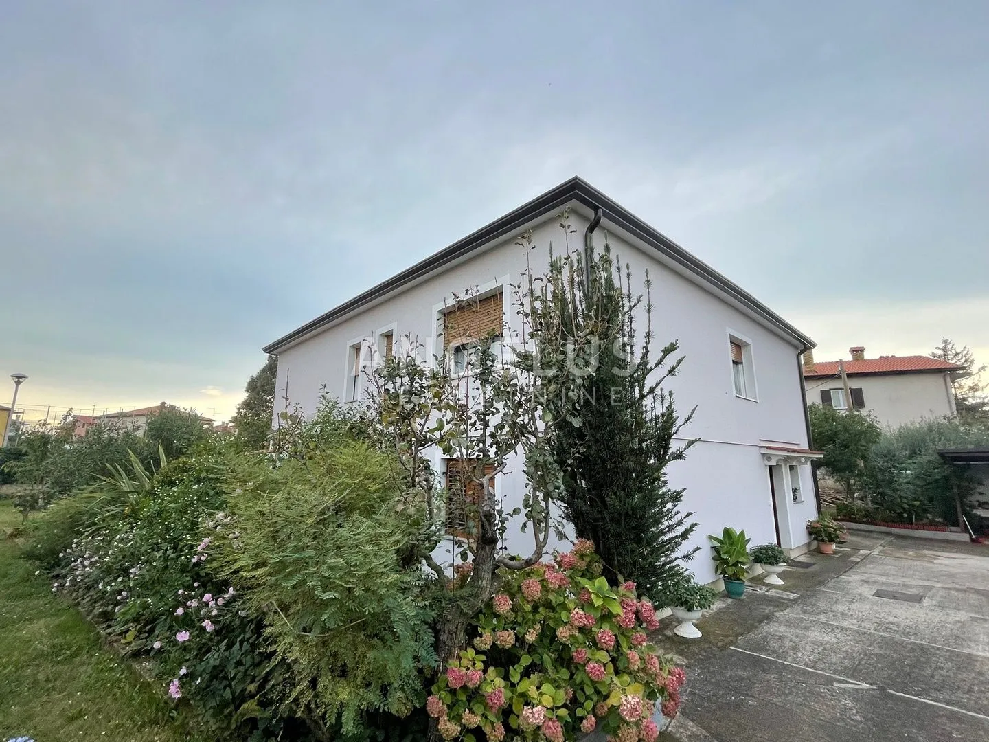 Istra, Umag - kuća s velikom okućnicom - Finida, Umag