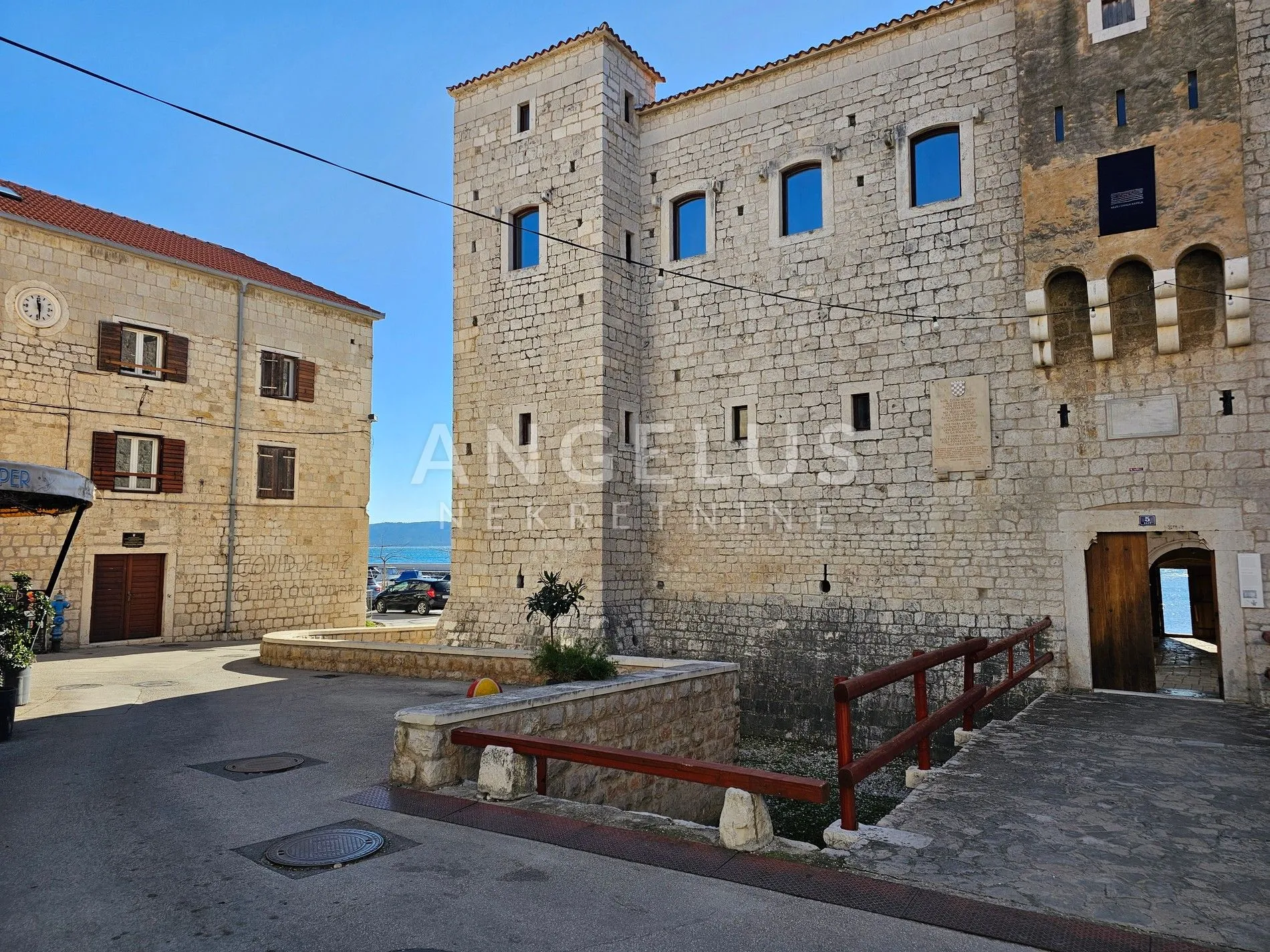 kaštela - renovirana kamena kuća 50 m od mora, prodaja - slika 30