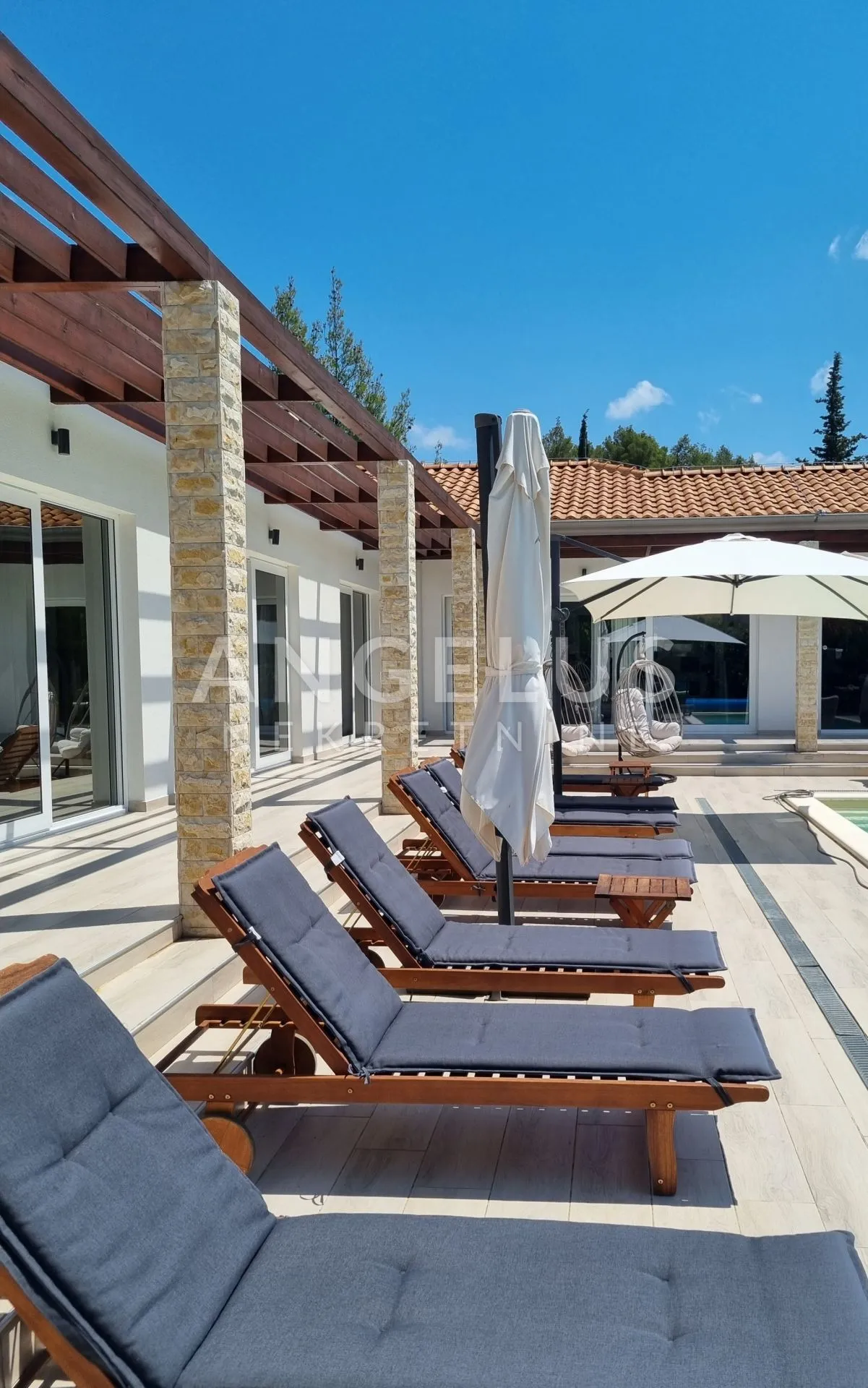 šibenik - moderna vila sa bazenom i okućnicom - slika 24