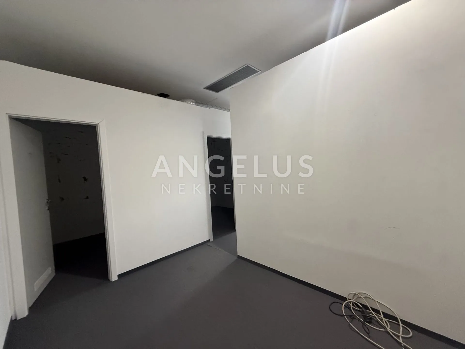 zagreb, buzin - uredsko, prodajno - skladišni prostor 650m2 s parkingom - slika 27