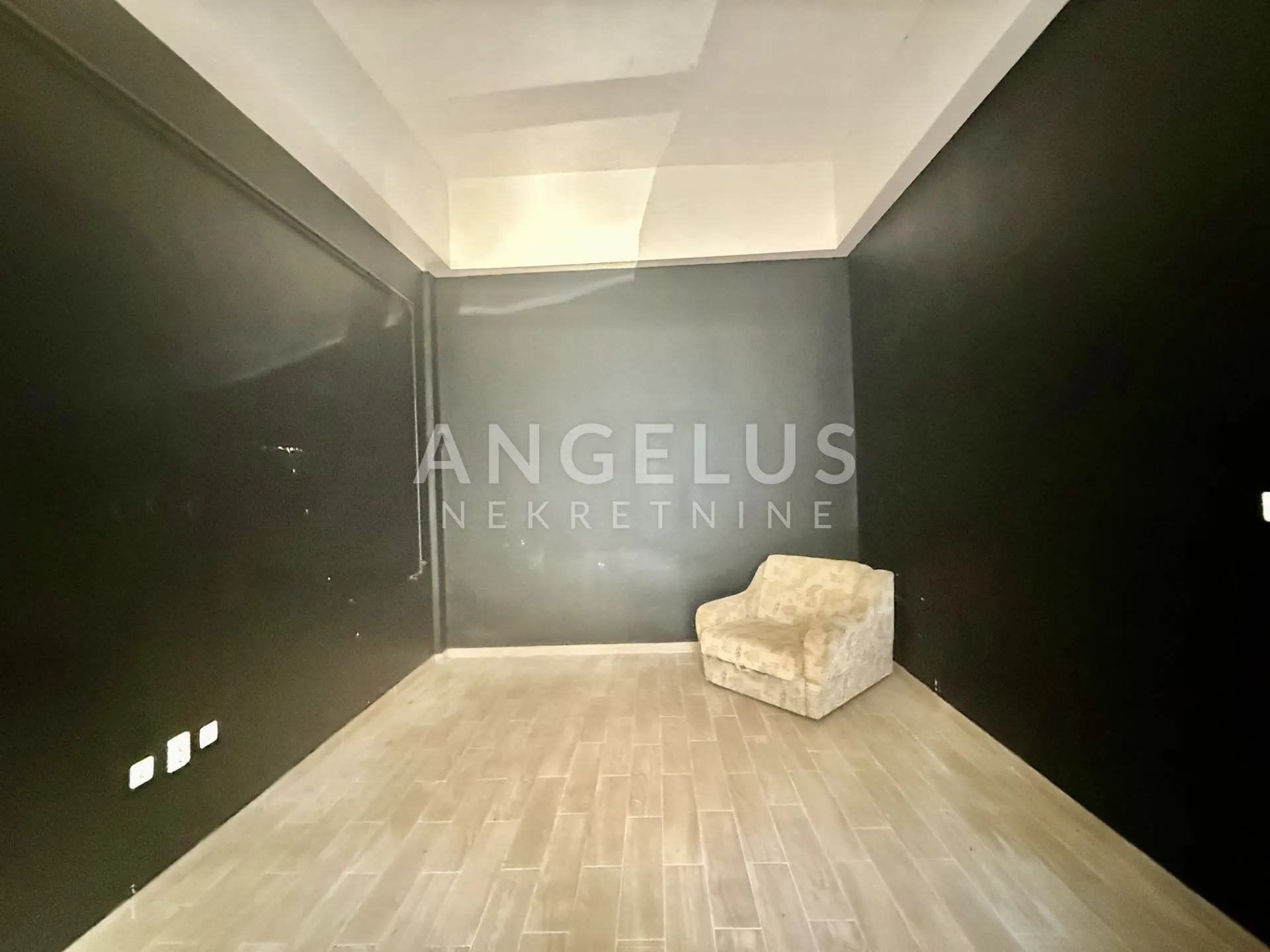 zagreb, centar -martićeva ulica, lokal, 28 +17m2 - slika 5
