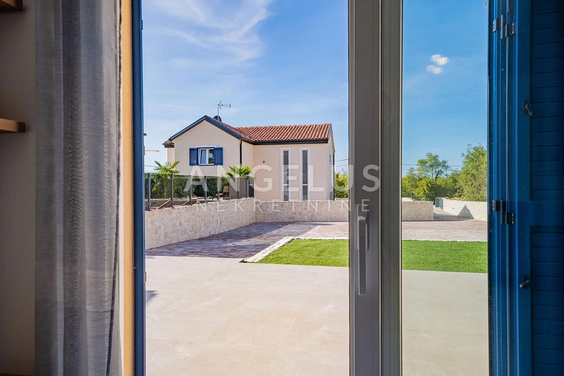 krk, dobrinj - luksuzna vila s bazenom 300m2 - slika 28