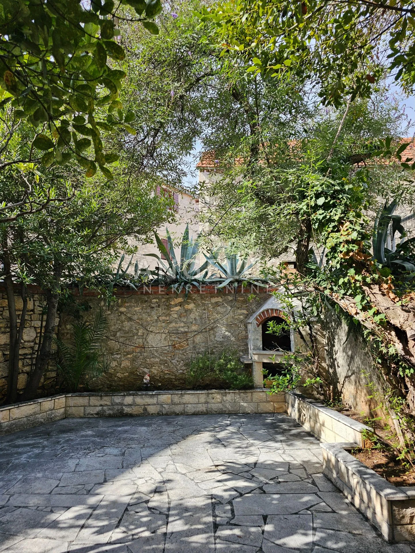 brač, sutivan - kamena kuća, 1.red uz more - slika 29