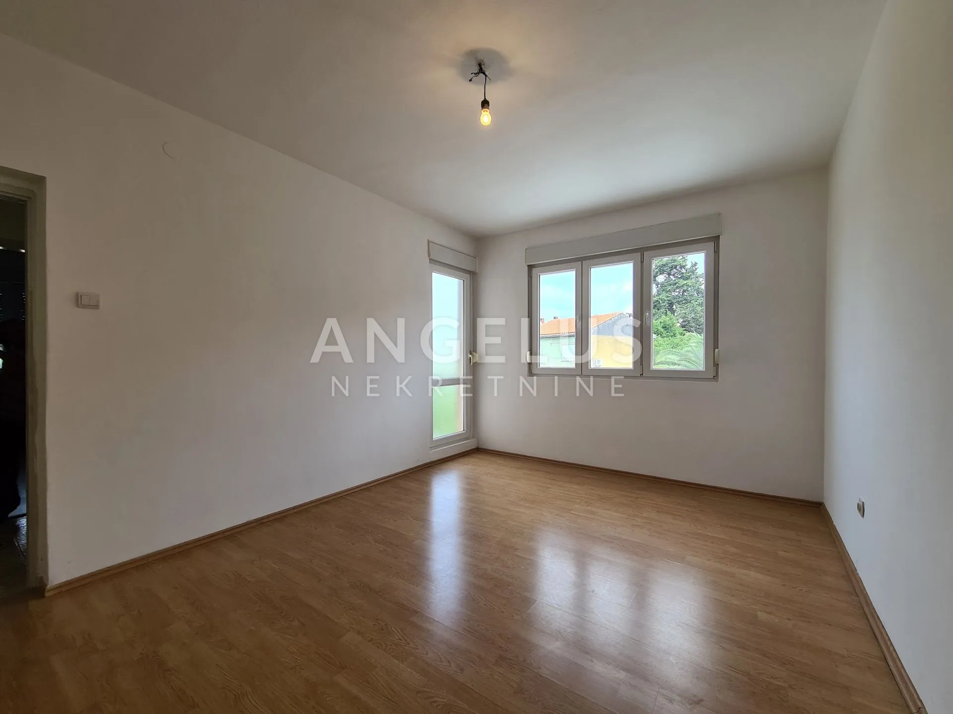 istra, pula - stan 110 m2 sa dvorišta 200 m2, prodaja - slika 4