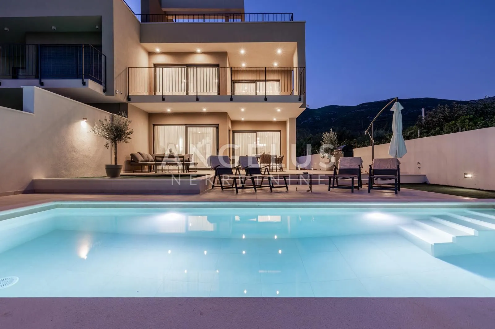 kaštela - nova moderna vila sa bazenom i pogledom, najam - slika 23