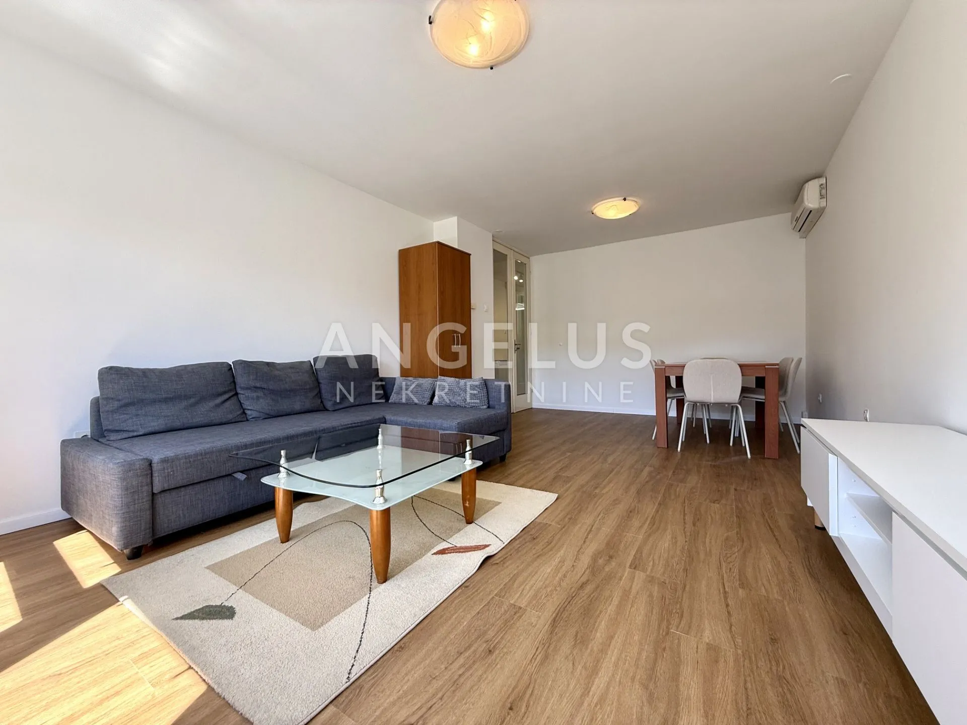 Zagreb, Donji Grad - stan 70m2 s garažnim mjestom za najam