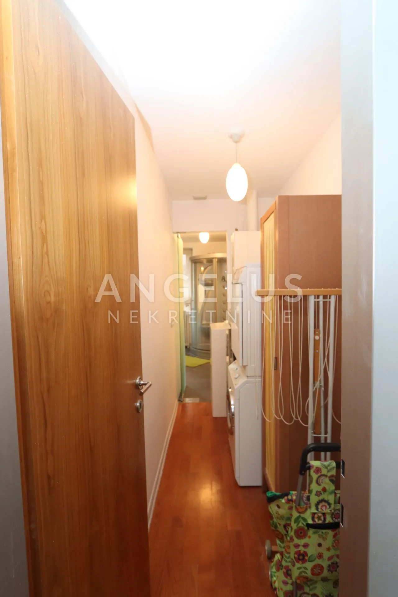 zagreb - martićeva 180 m2 sa 2 park. mjesta tramvaj zona - slika 24