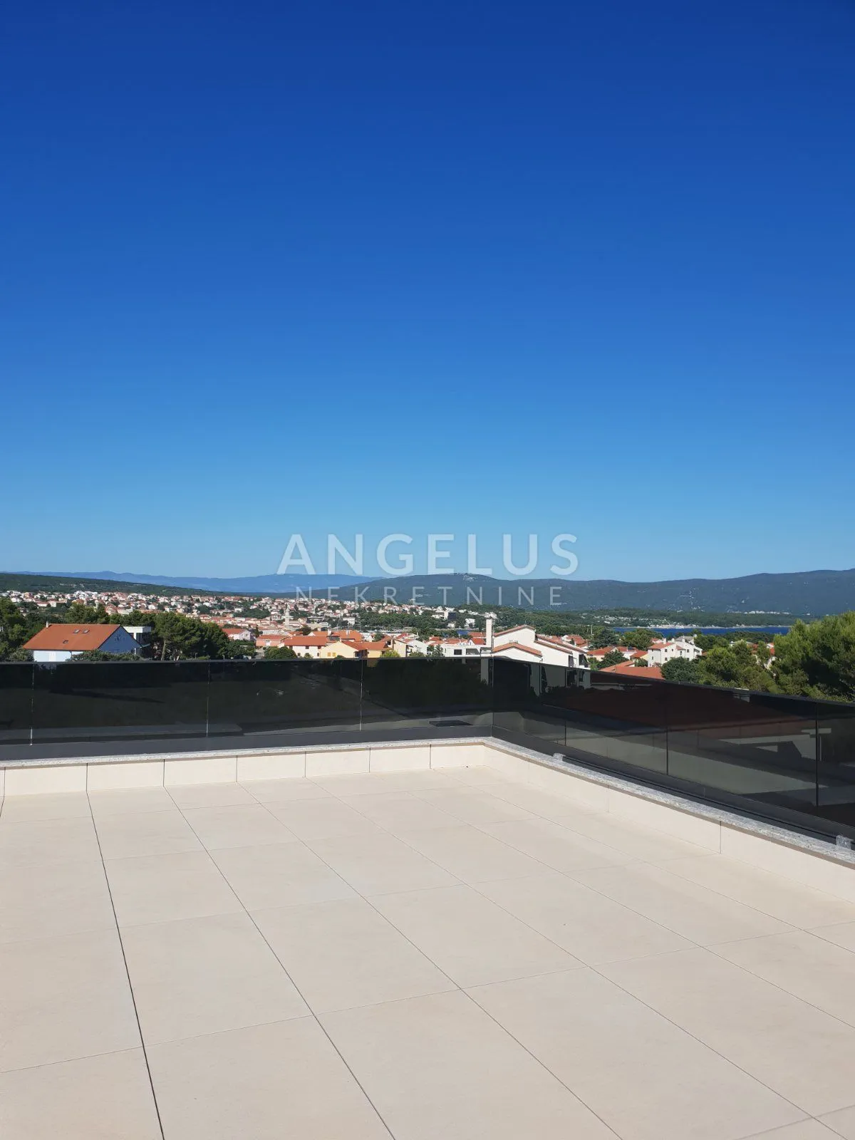 kvarner, krk - penthouse 135m2 s krovnom terasom i bazenom - slika 17