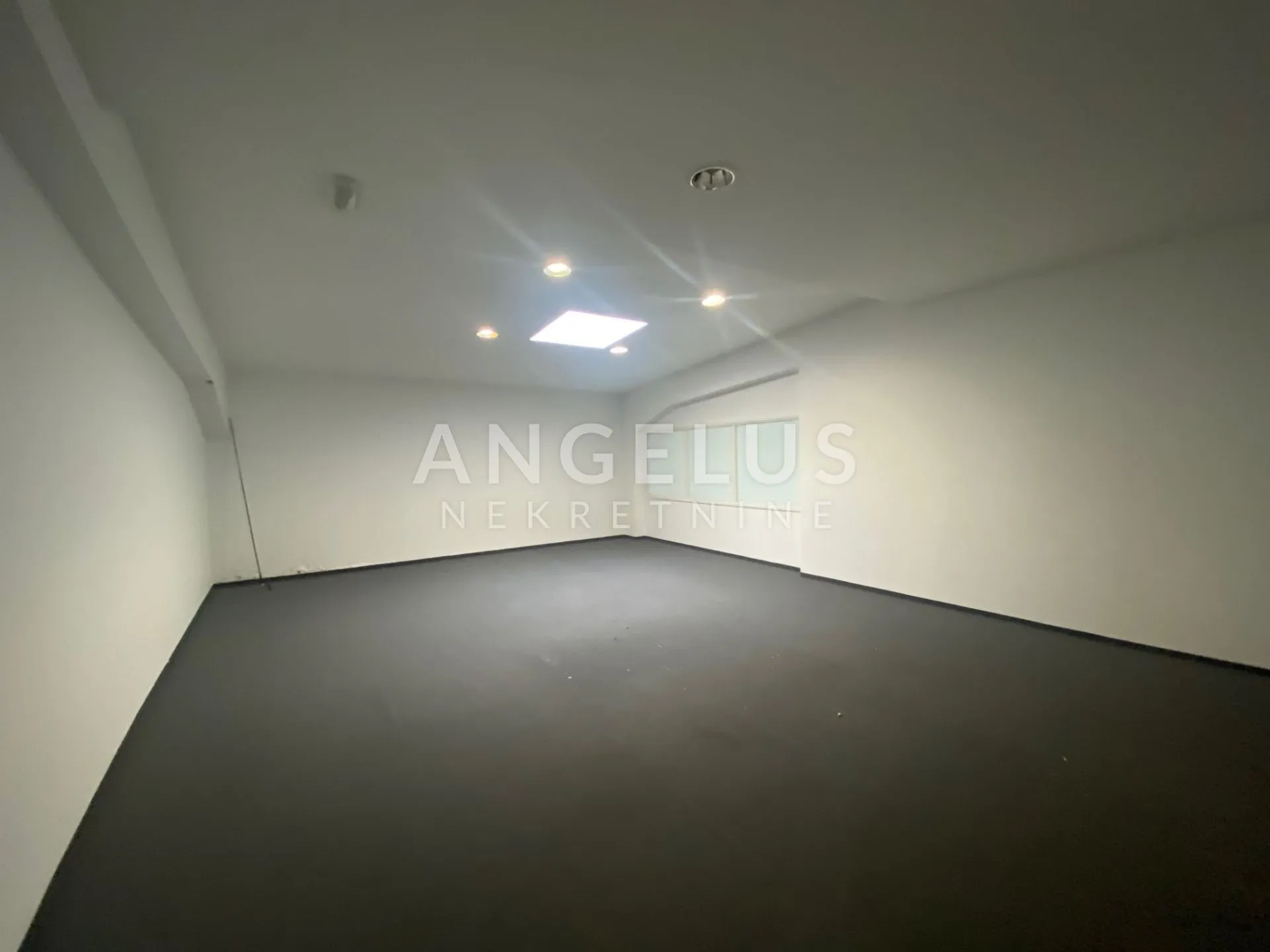 zagreb, buzin - uredsko, prodajno - skladišni prostor 650m2 s parkingom - slika 32