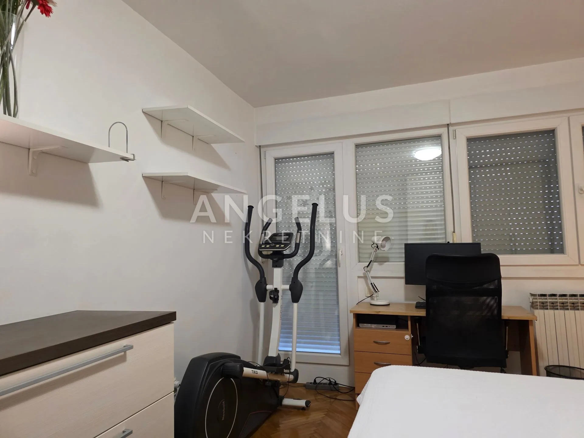 split 3 - dvosoban stan 60m2 sa velikom terasom 140m2 prodaja - slika 17