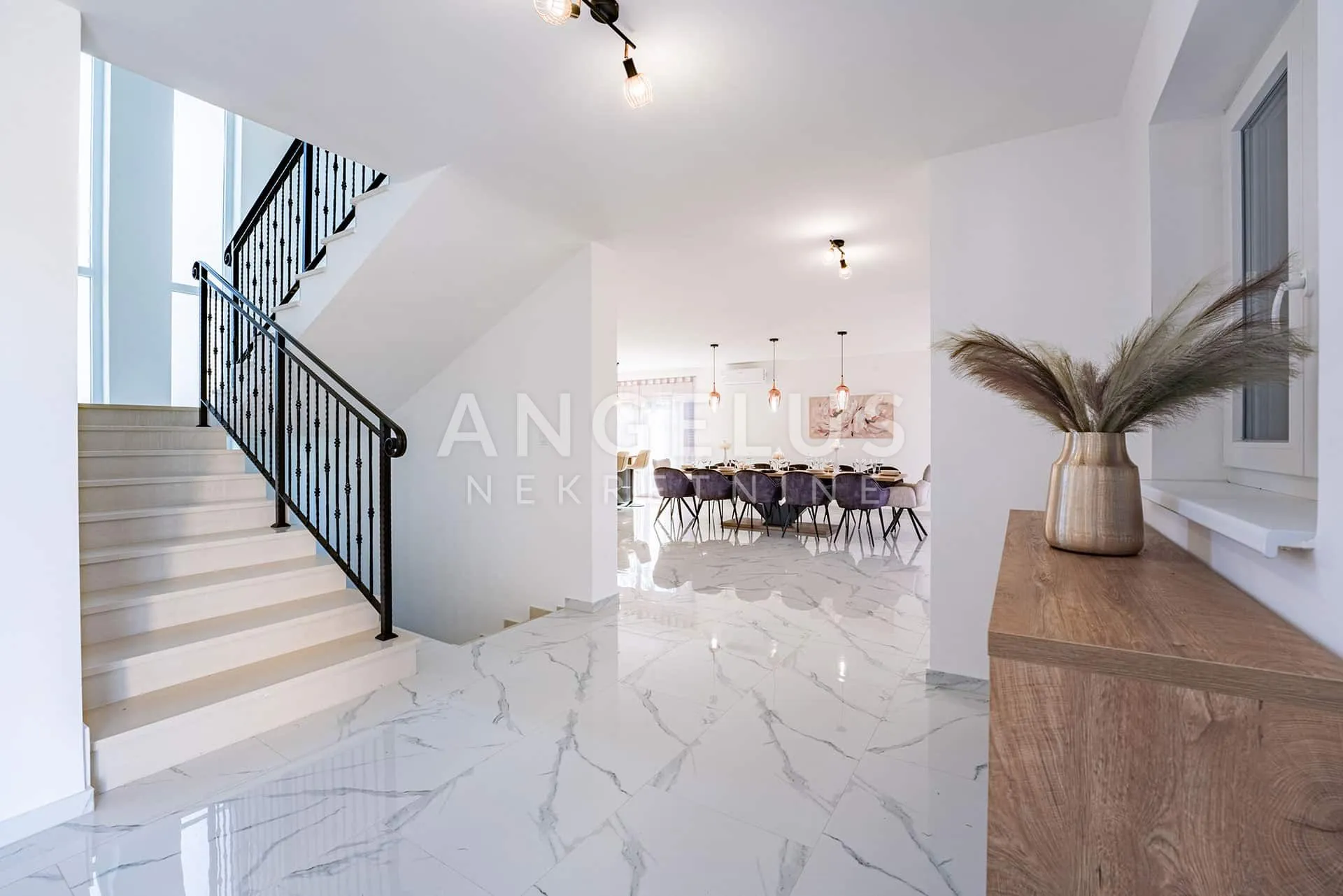 krk, dobrinj - luksuzna vila s bazenom 300m2 - slika 19