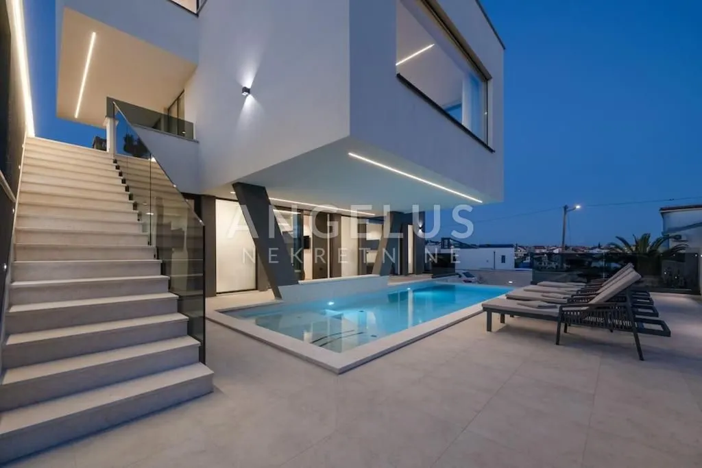 istra, medulin - villa s bazenom 400m2 - slika 25