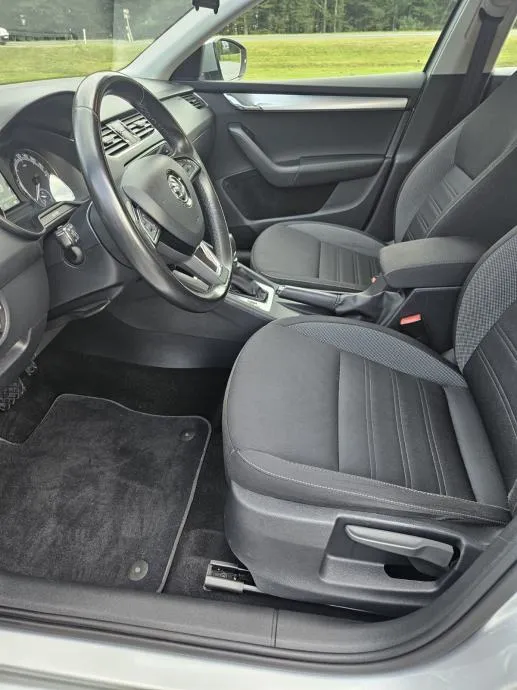 škoda octavia combi 1,6 tdi dsg - slika 15