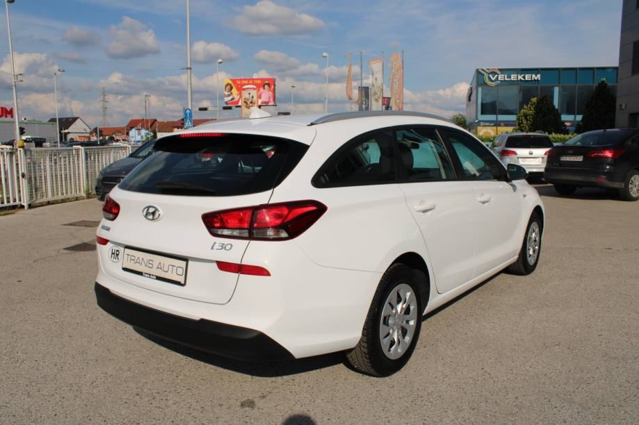 hyundai i30 karavan 1.0 t-gdi 120 - slika 2