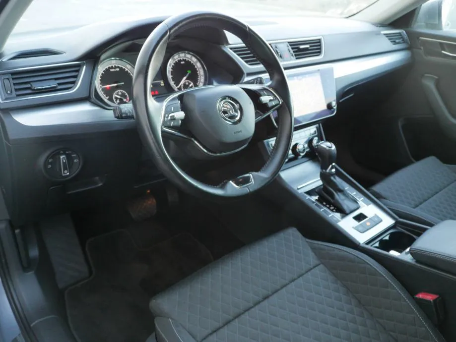 škoda superb combi 2,0 tdi dsg business |led |kam |kuka |jamstvo - slika 19