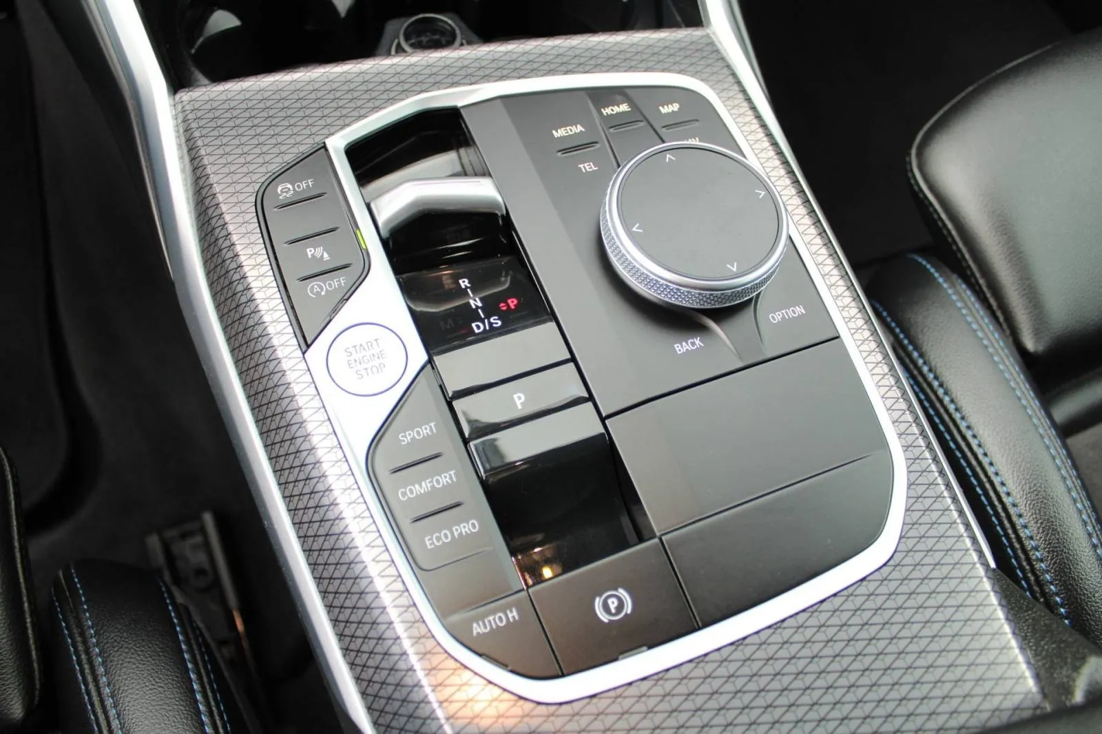 bmw serija 3 318i automatik m paket *led, navigacija, kamera* - slika 17