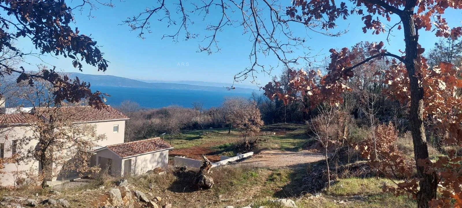 parcela s dozvolom i panoramskim pogledom na more - slika 16