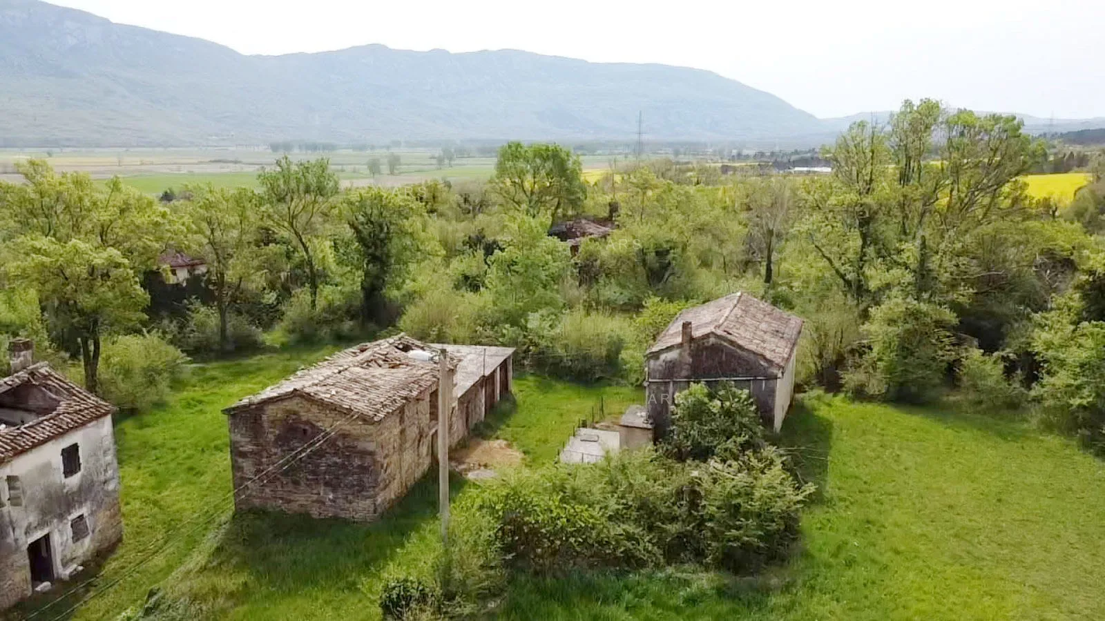 istarska kamena kuća s pogledom na planine - slika 3