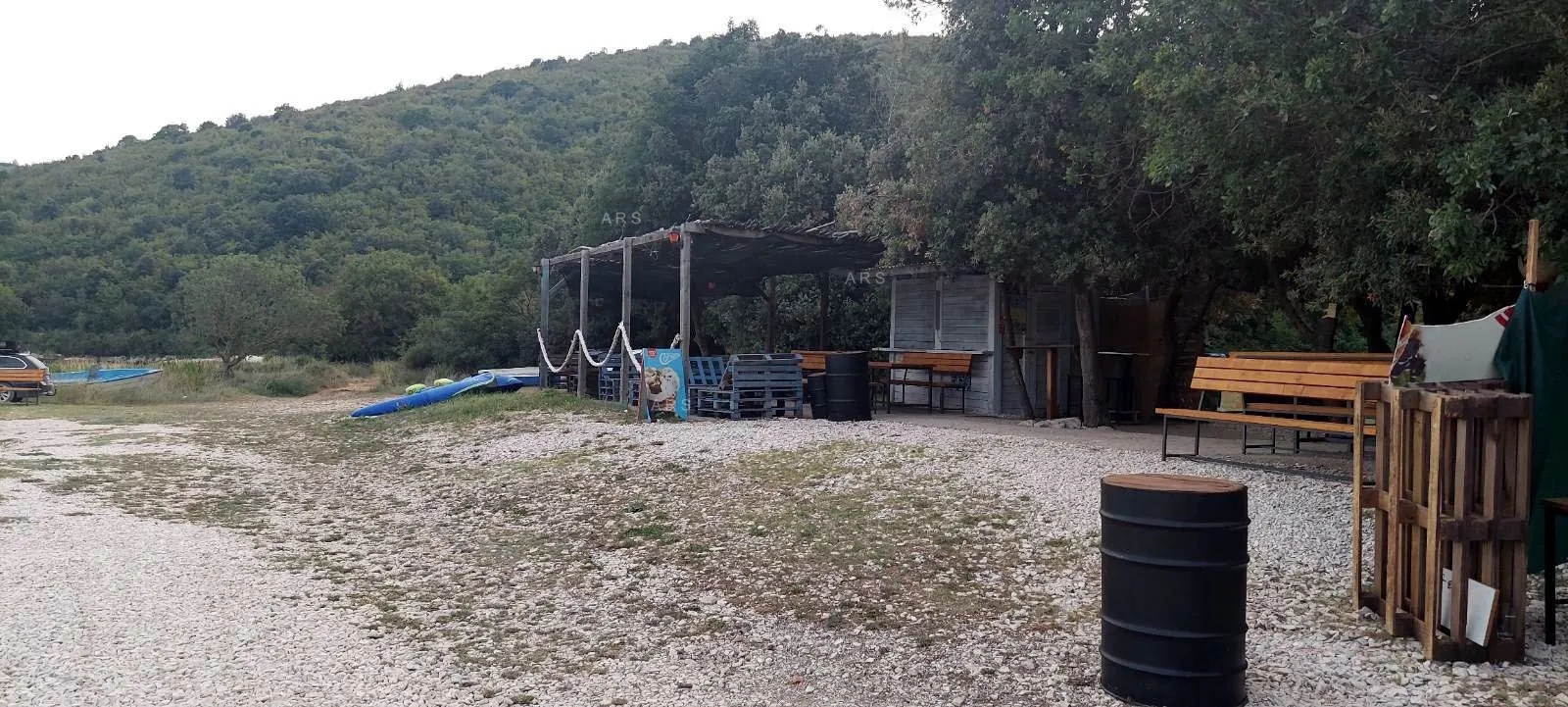 zemljište u malom naselju 3.5 km od mora - slika 10