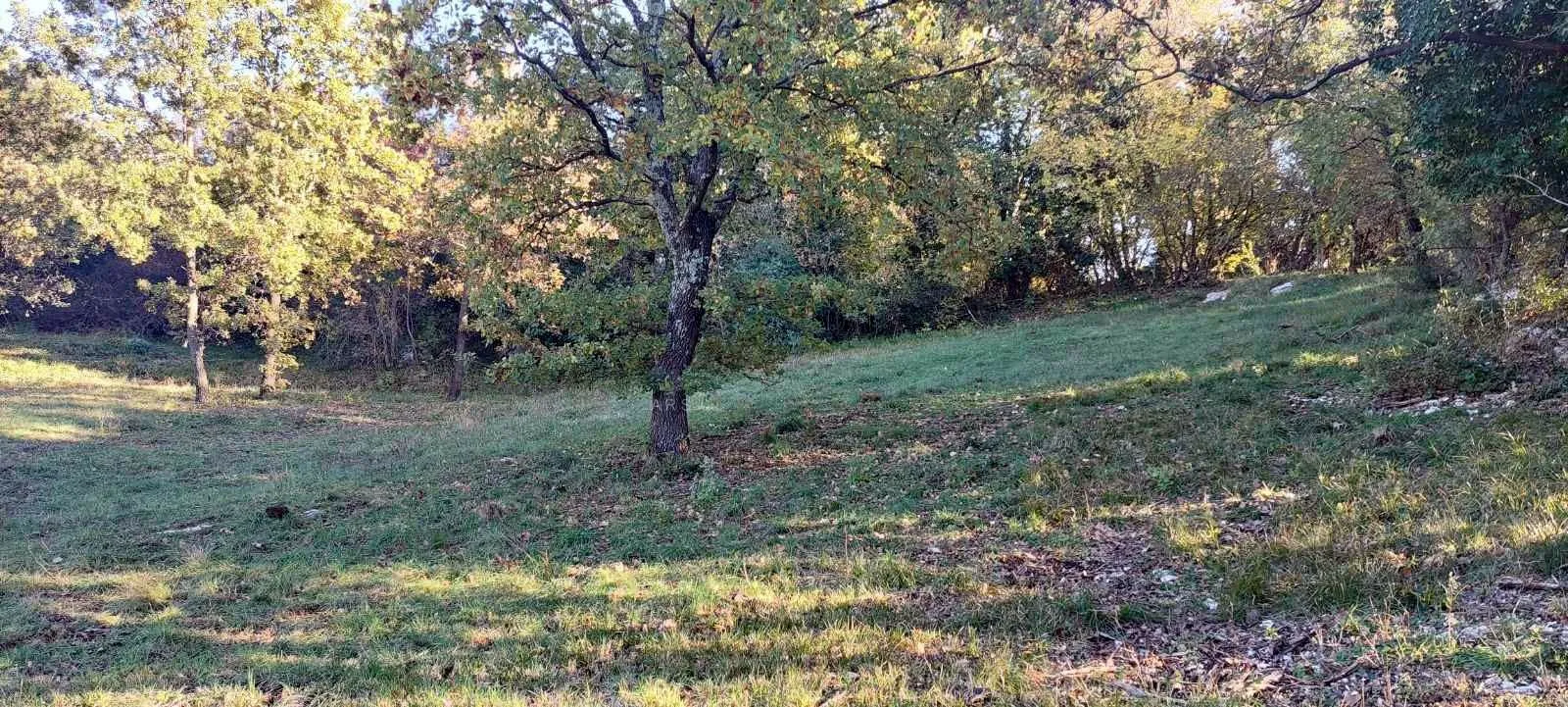 zemljište u malom naselju 3.5 km od mora - slika 21