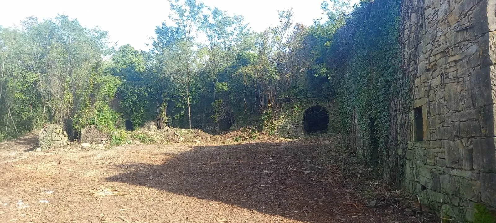 zelena oaza s 3 kamene kuće na 4.414 m2 građevinskog zemljišta - slika 6