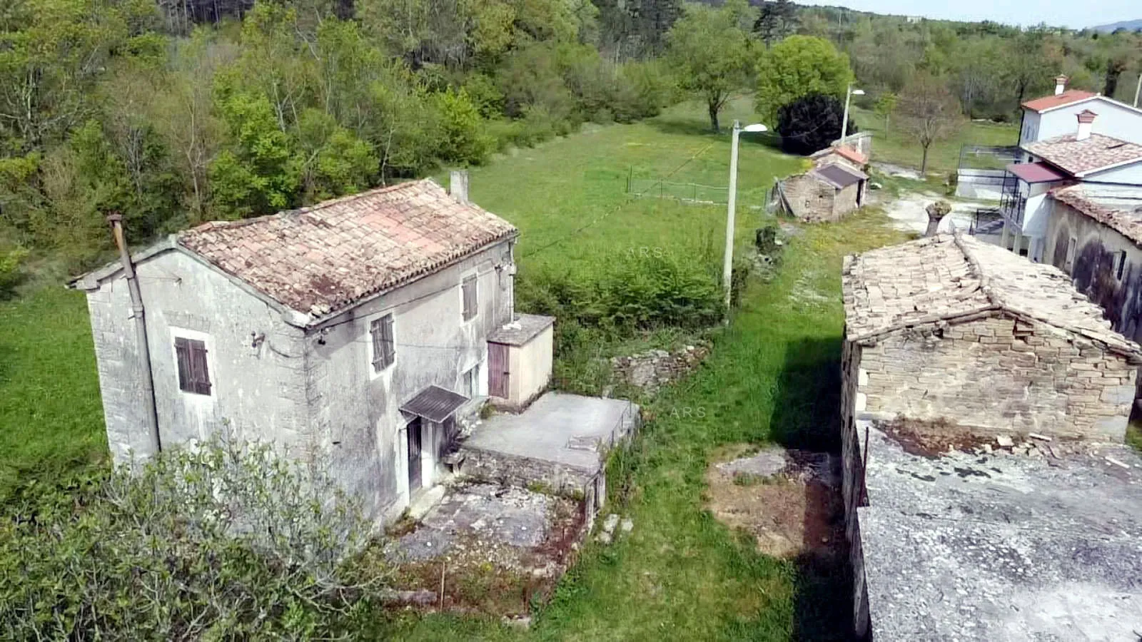 istarska kamena kuća s pogledom na planine - slika 5