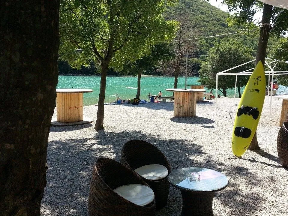 velika parcela s lijepim pogledom na planine - slika 10