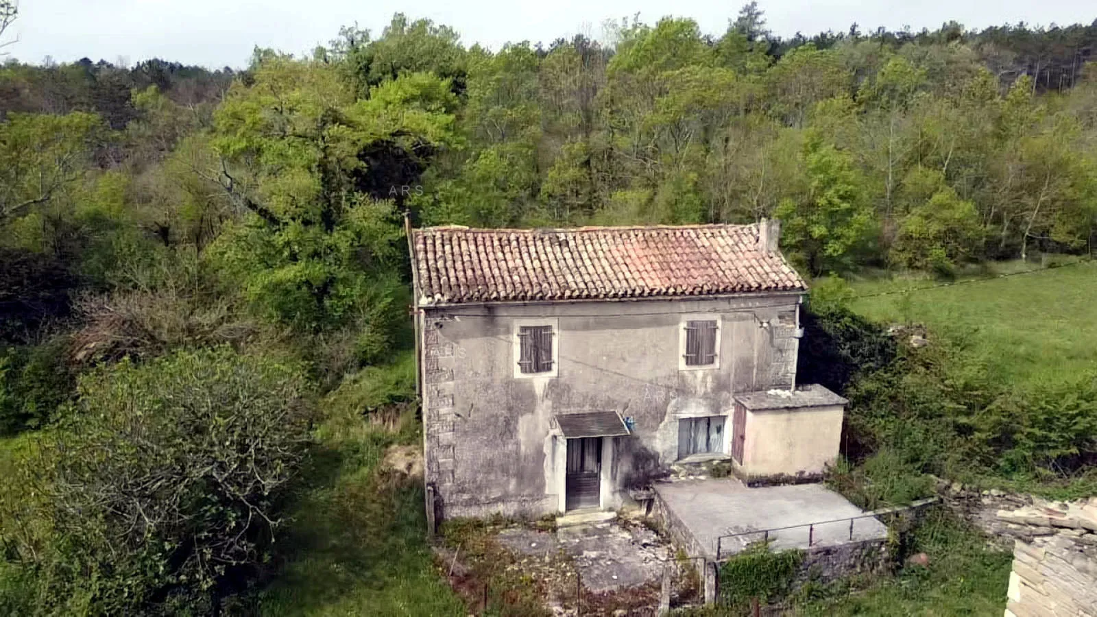 istarska kamena kuća s pogledom na planine - slika 6