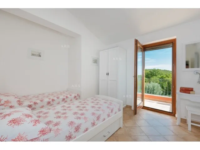 dvojna kuća s bazenom i predivnim panoramskim pogledom - slika 17